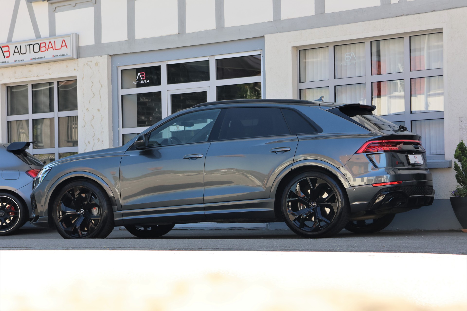AUDI RSQ8 quattro tiptronic (CH) + 3.5T AHK-showroom-element-3