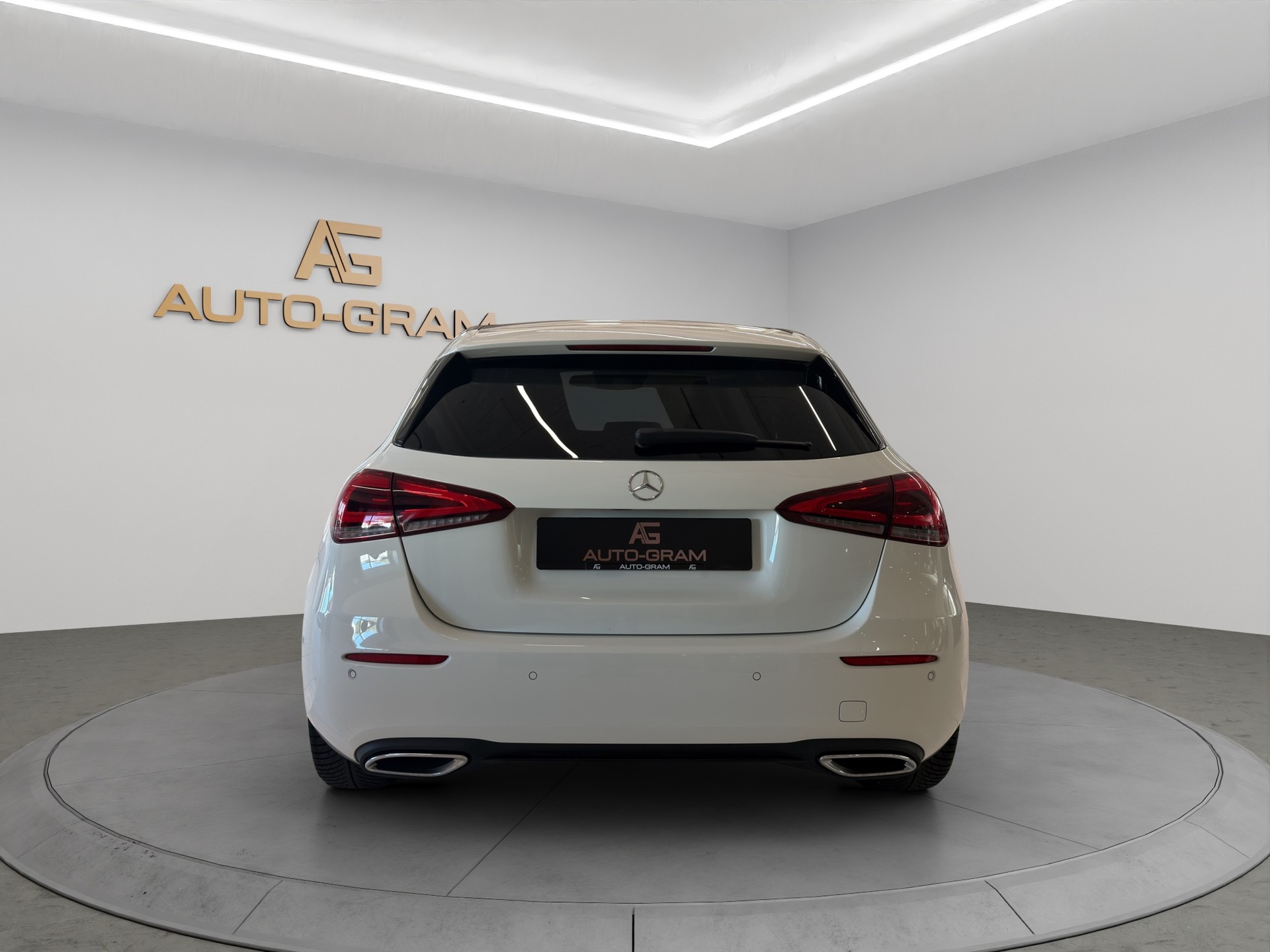 MERCEDES-BENZ A 220 Progressive 7G-DCT 4Matic-image-3