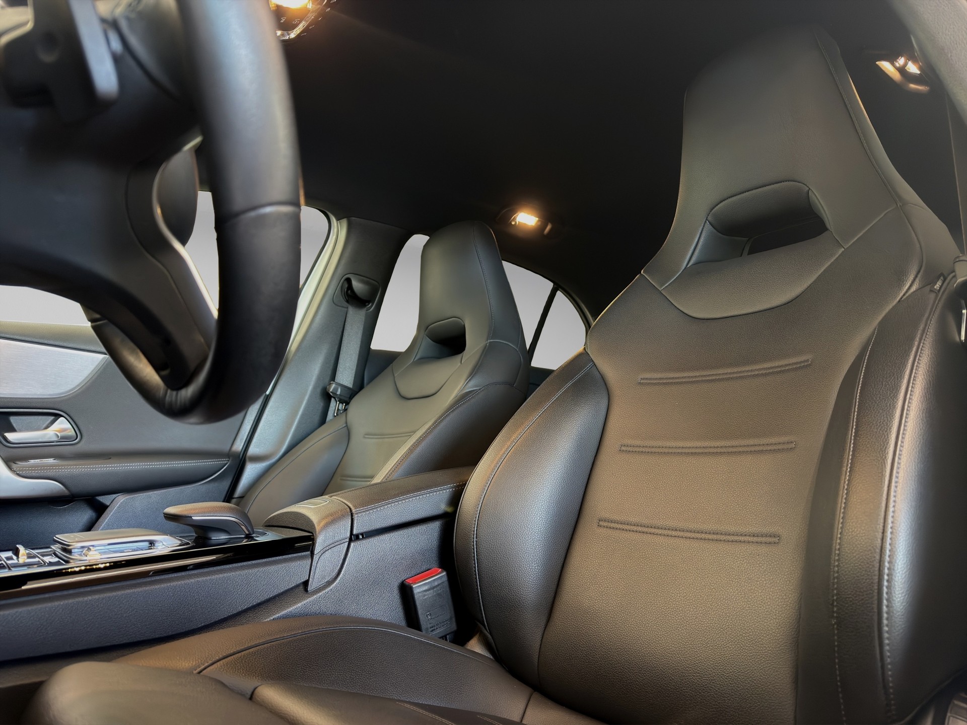 MERCEDES-BENZ A 220 Progressive 7G-DCT 4Matic-image-12
