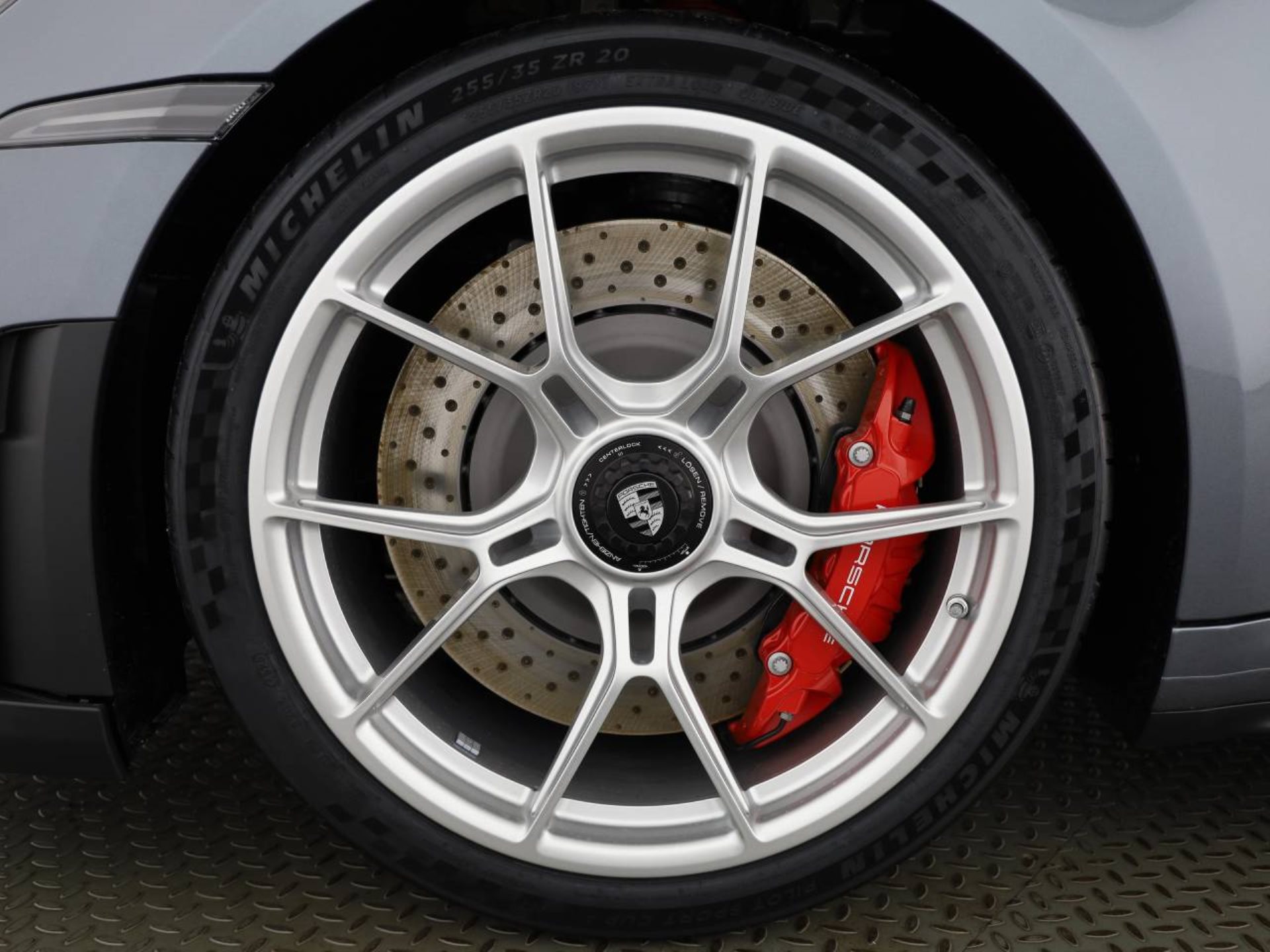 PORSCHE 911 GT3 mit Touring-Paket-image-5