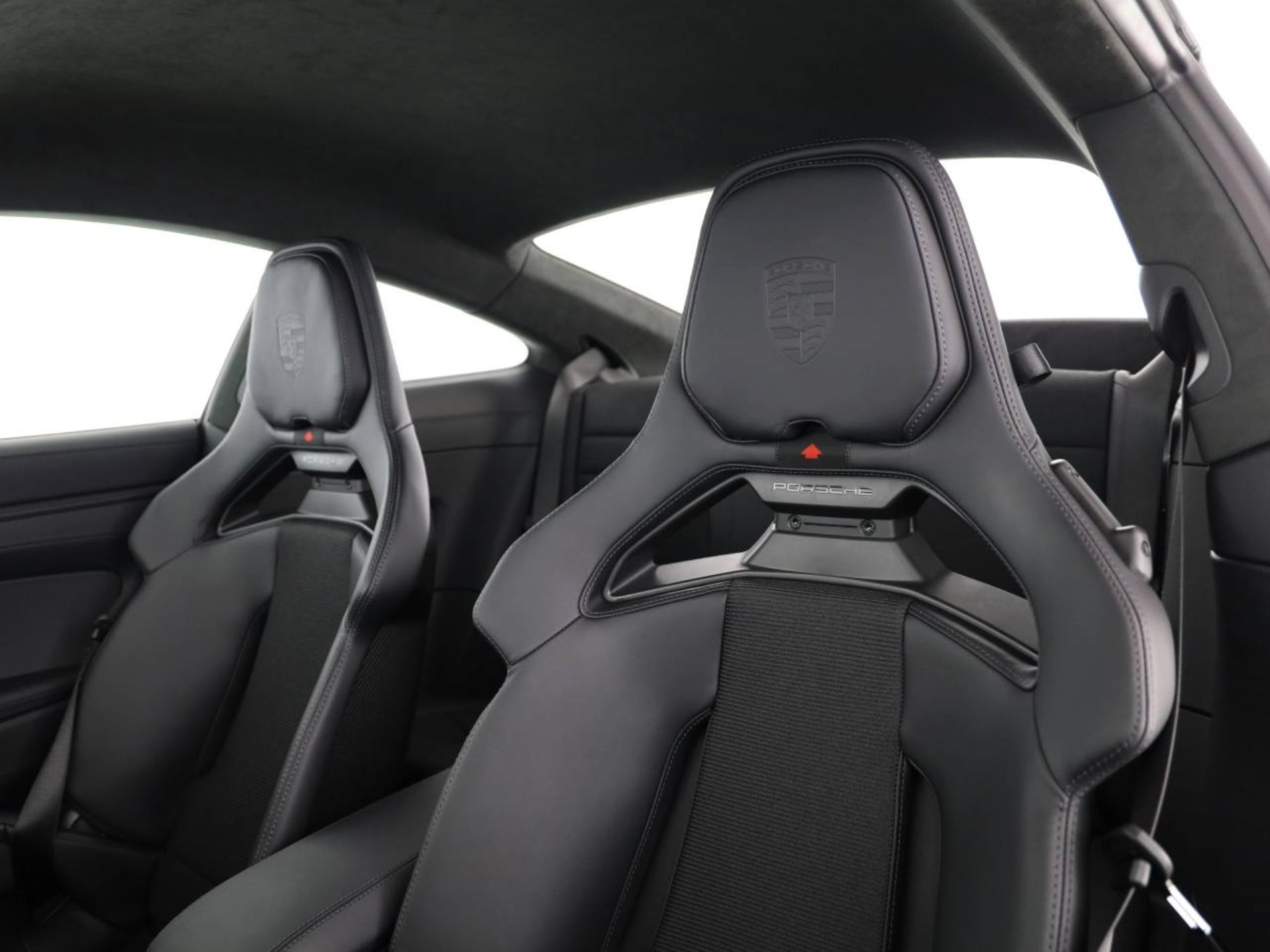 PORSCHE 911 GT3 mit Touring-Paket-image-16