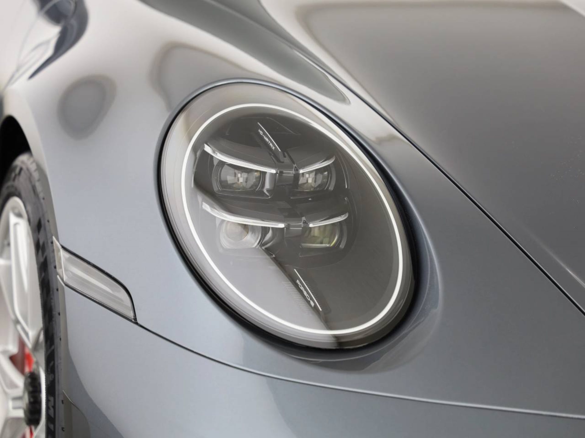 PORSCHE 911 GT3 mit Touring-Paket-image-8