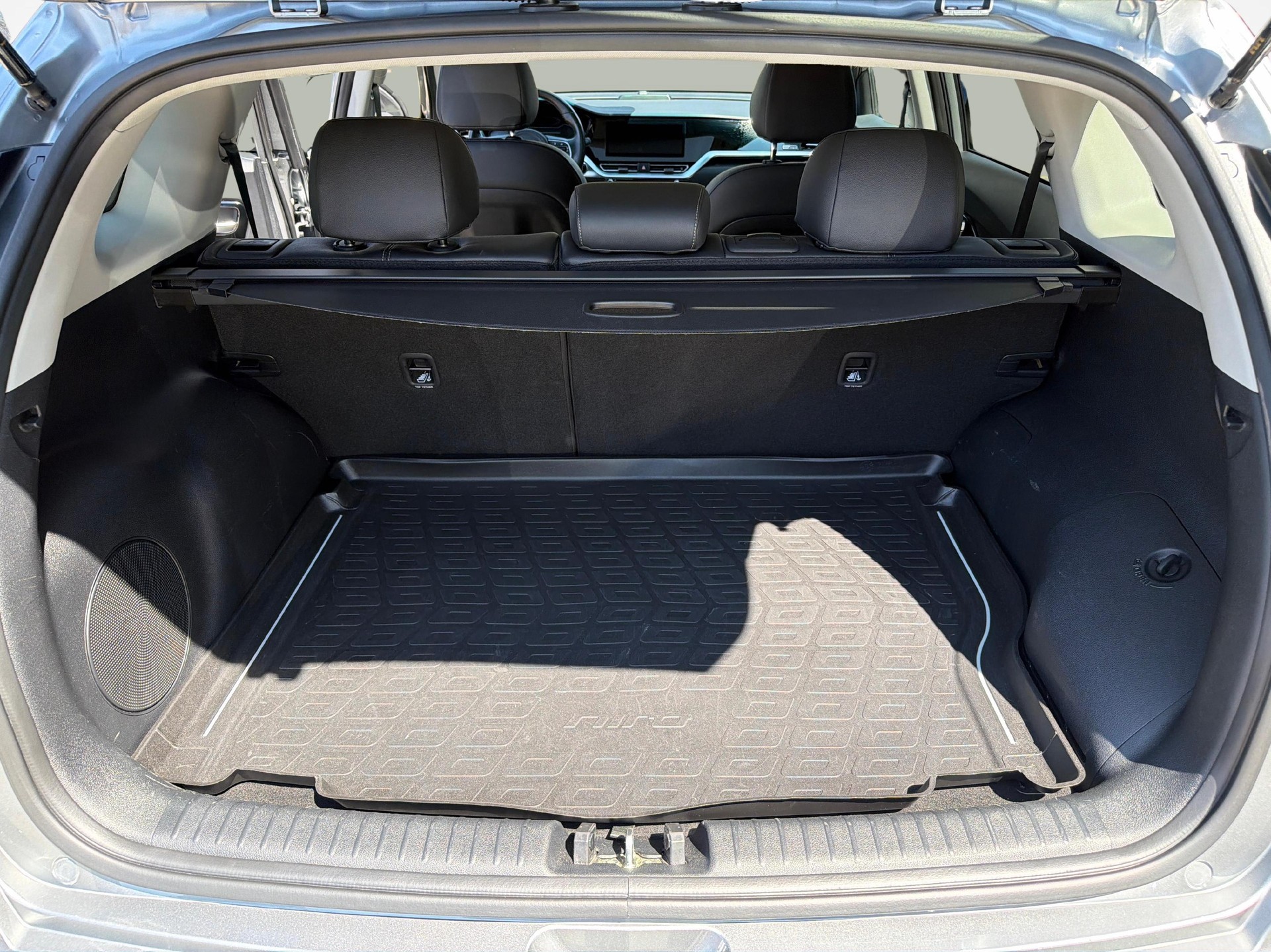 KIA Niro 1.6 GDi Plug-in Hybrid-image-11