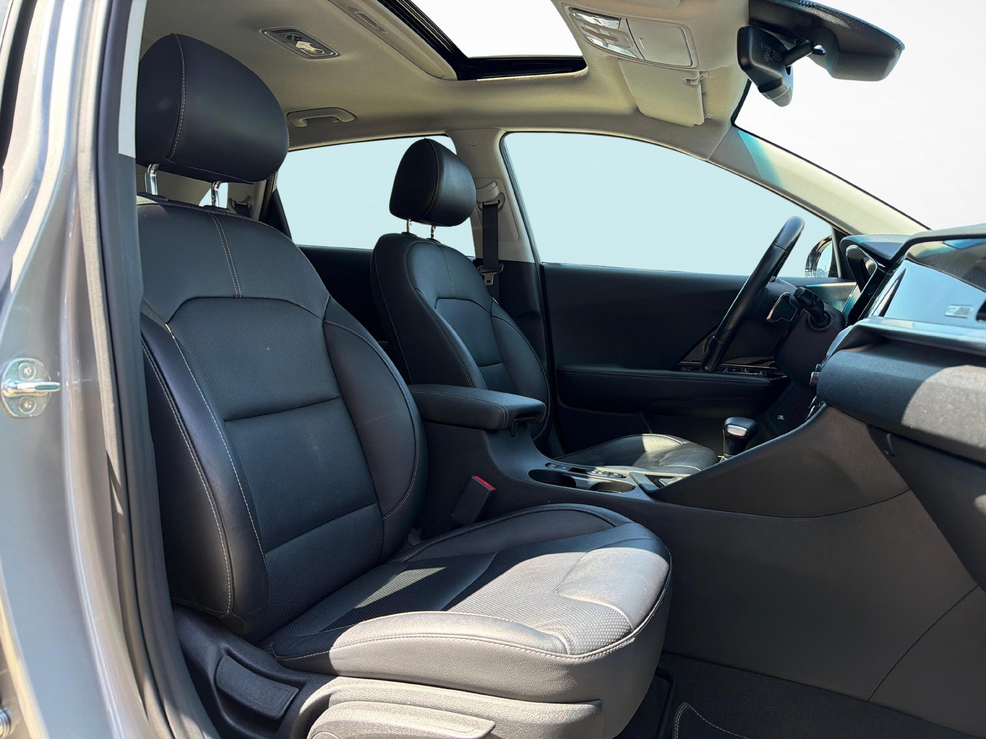 KIA Niro 1.6 GDi Plug-in Hybrid-image-9