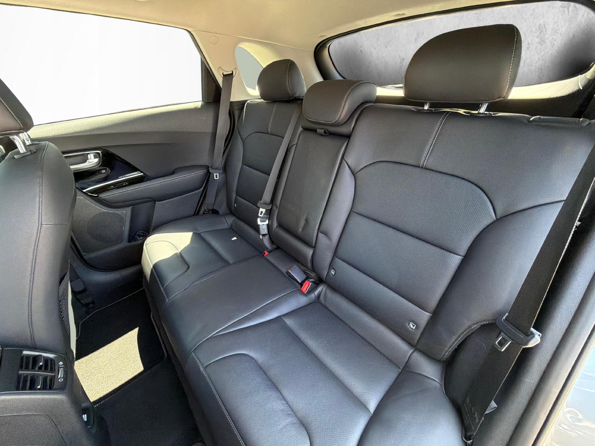 KIA Niro 1.6 GDi Plug-in Hybrid-image-10