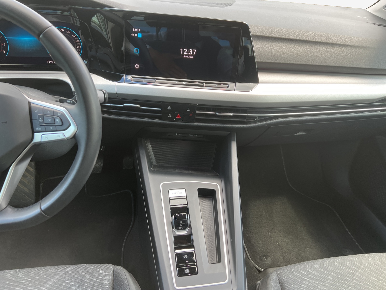 VW Golf Variant 1.5 eTSI mHEV Life-image-10