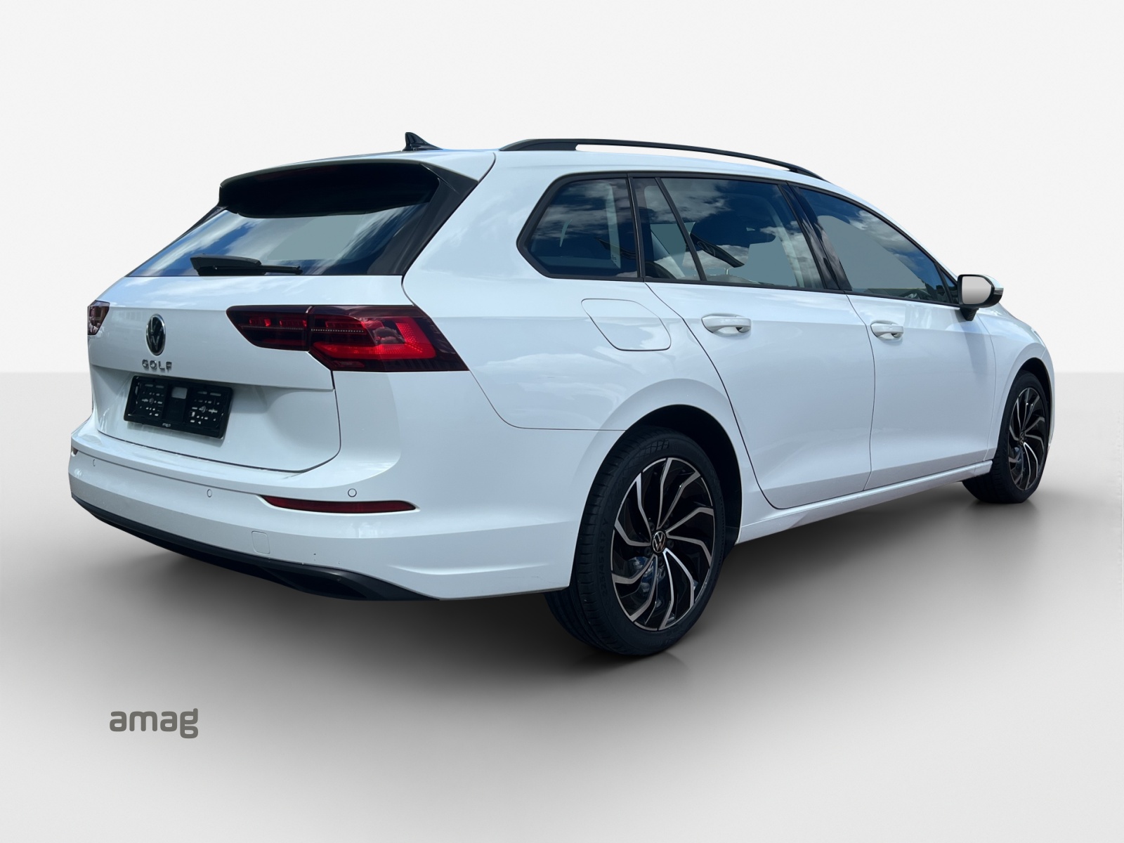 VW Golf Variant 1.5 eTSI mHEV Life-image-4