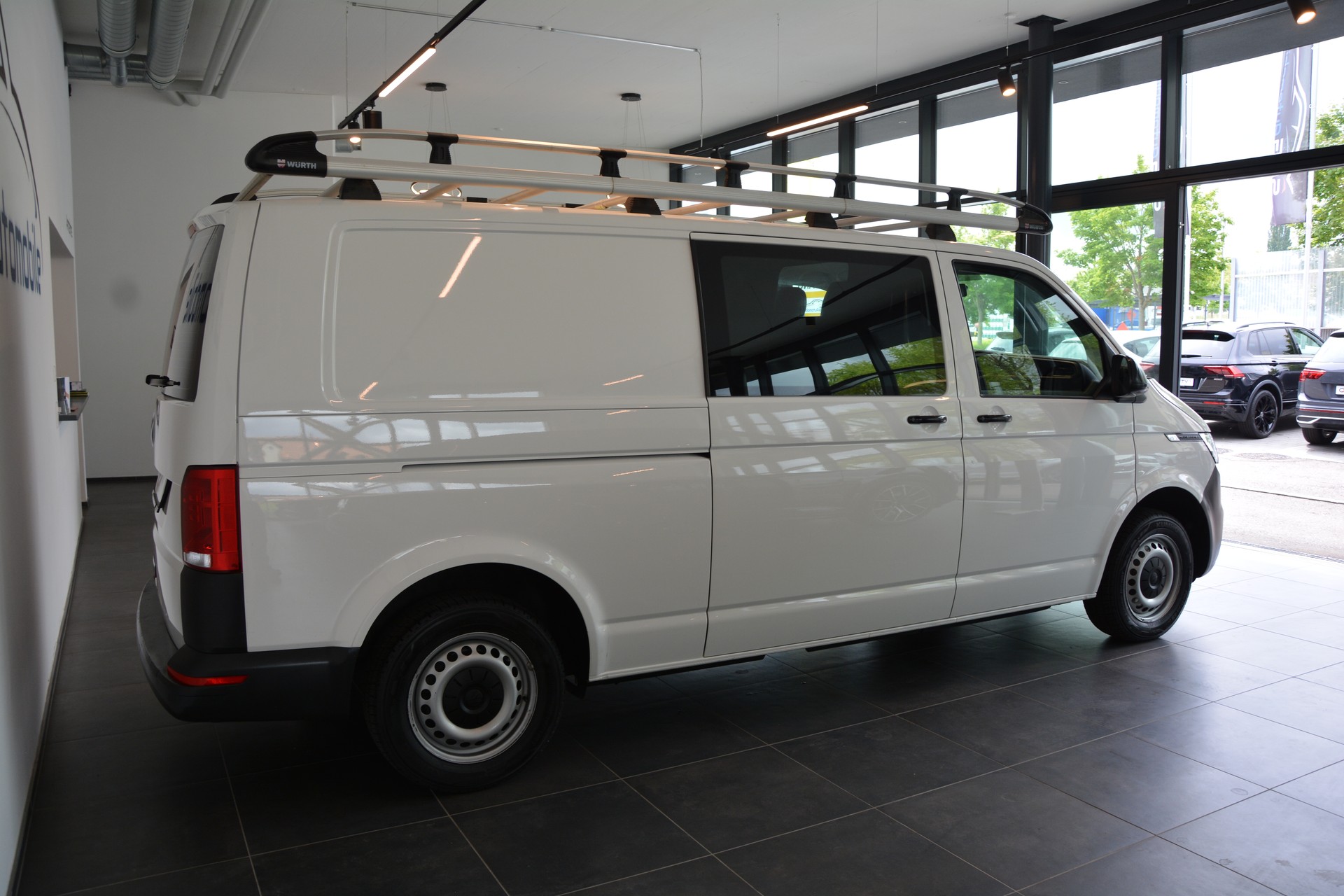VW T6.1 2.0 TDI Transporter-image-6