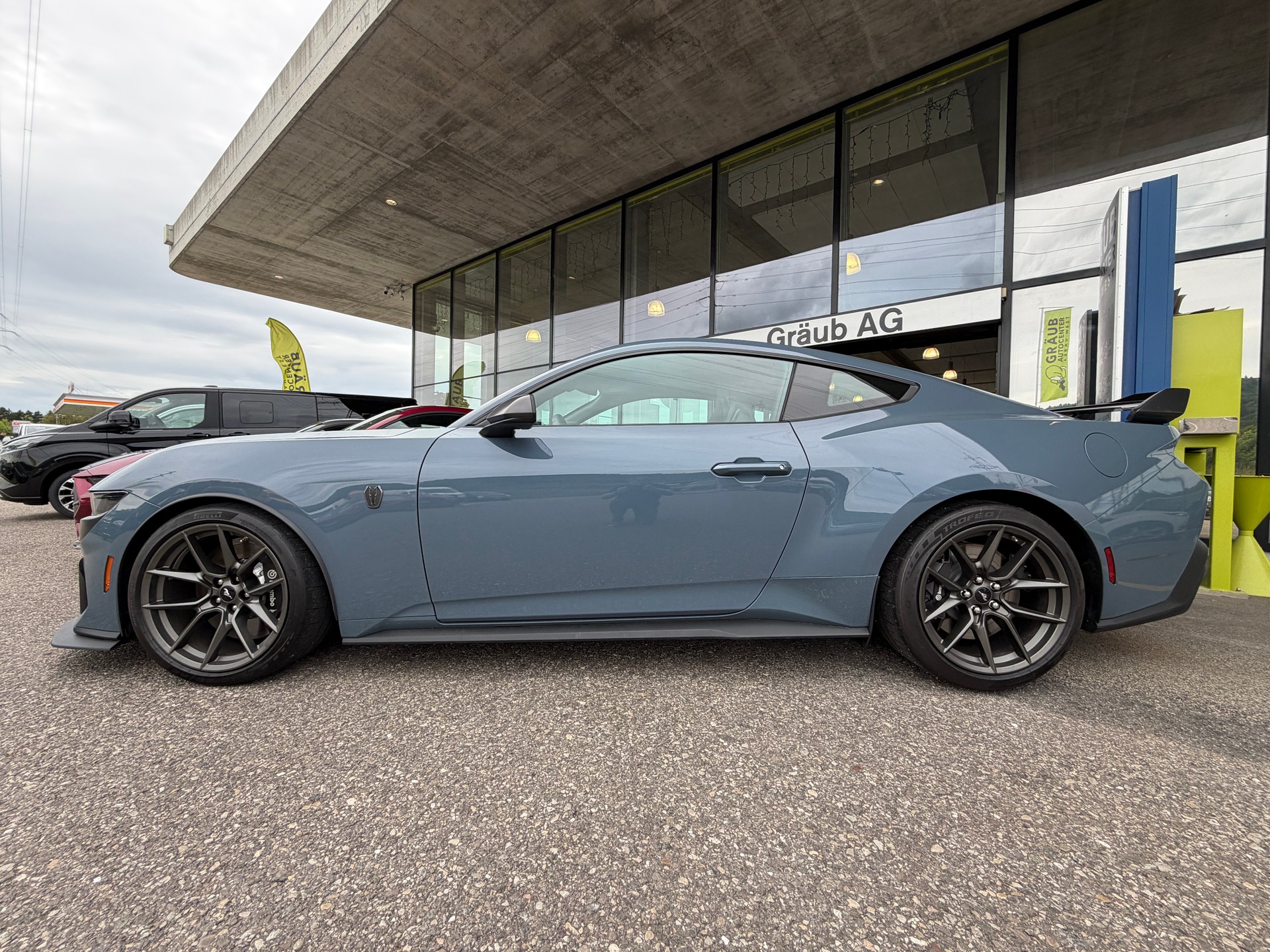 FORD Mustang Fastback 5.0 V8 Dark Horse US Version mit Handling Package! VAPOR BLUE ohne OPF-showroom-element-3