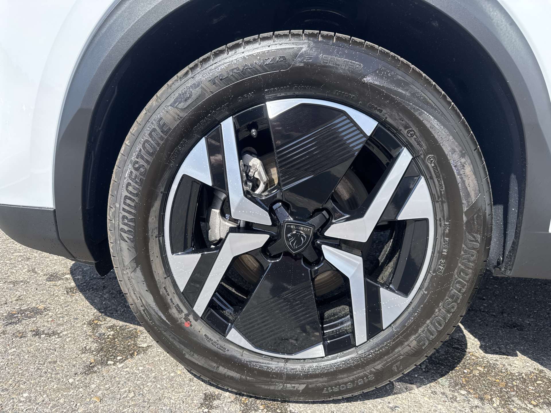 PEUGEOT 2008 1.2 145 MHEV GT Automat-image-8