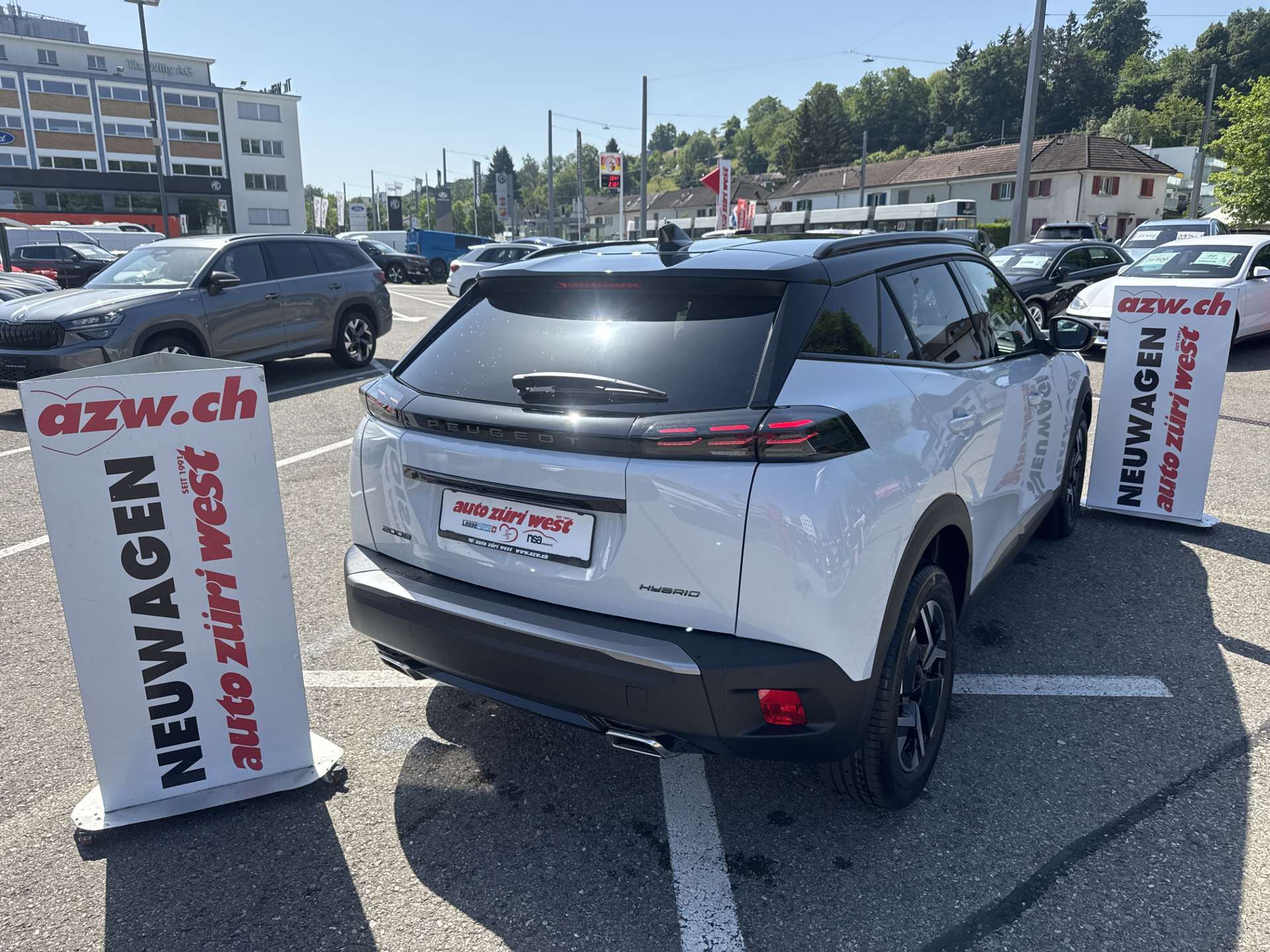 PEUGEOT 2008 1.2 145 MHEV GT Automat-image-2