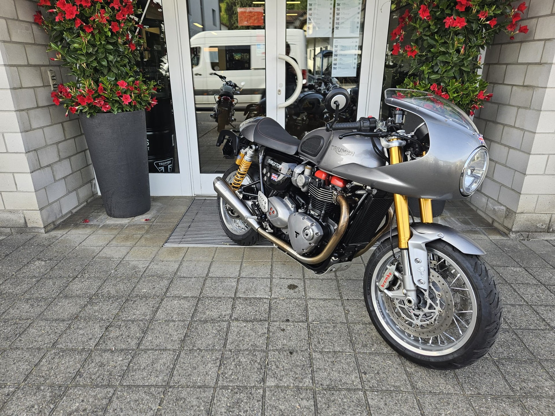 TRIUMPH Thruxton R 1200 i ABS-showroom-element-3