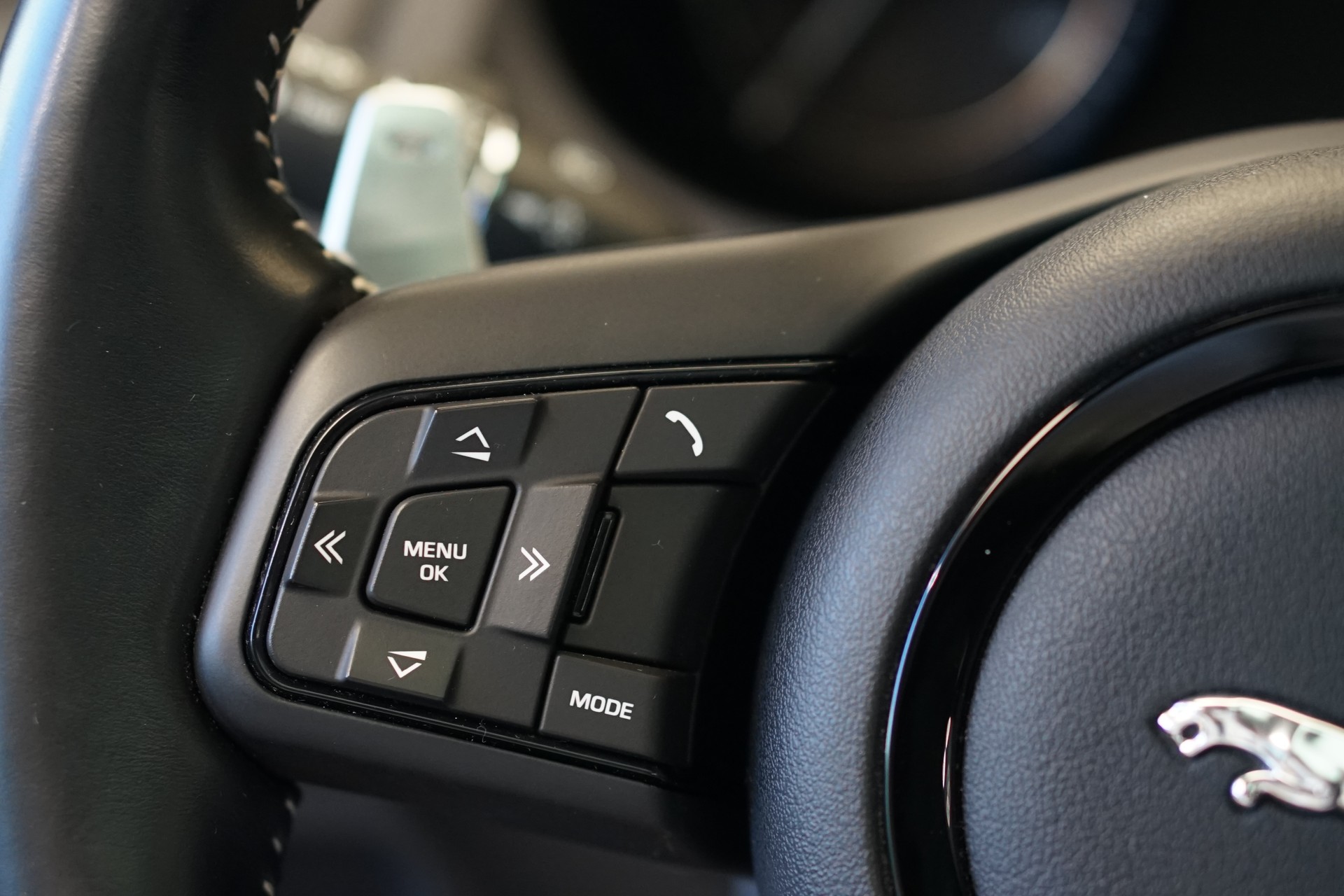 JAGUAR F-Type Coupé 3.0 V6 S/C 400 Sport AWD Automatik-image-20