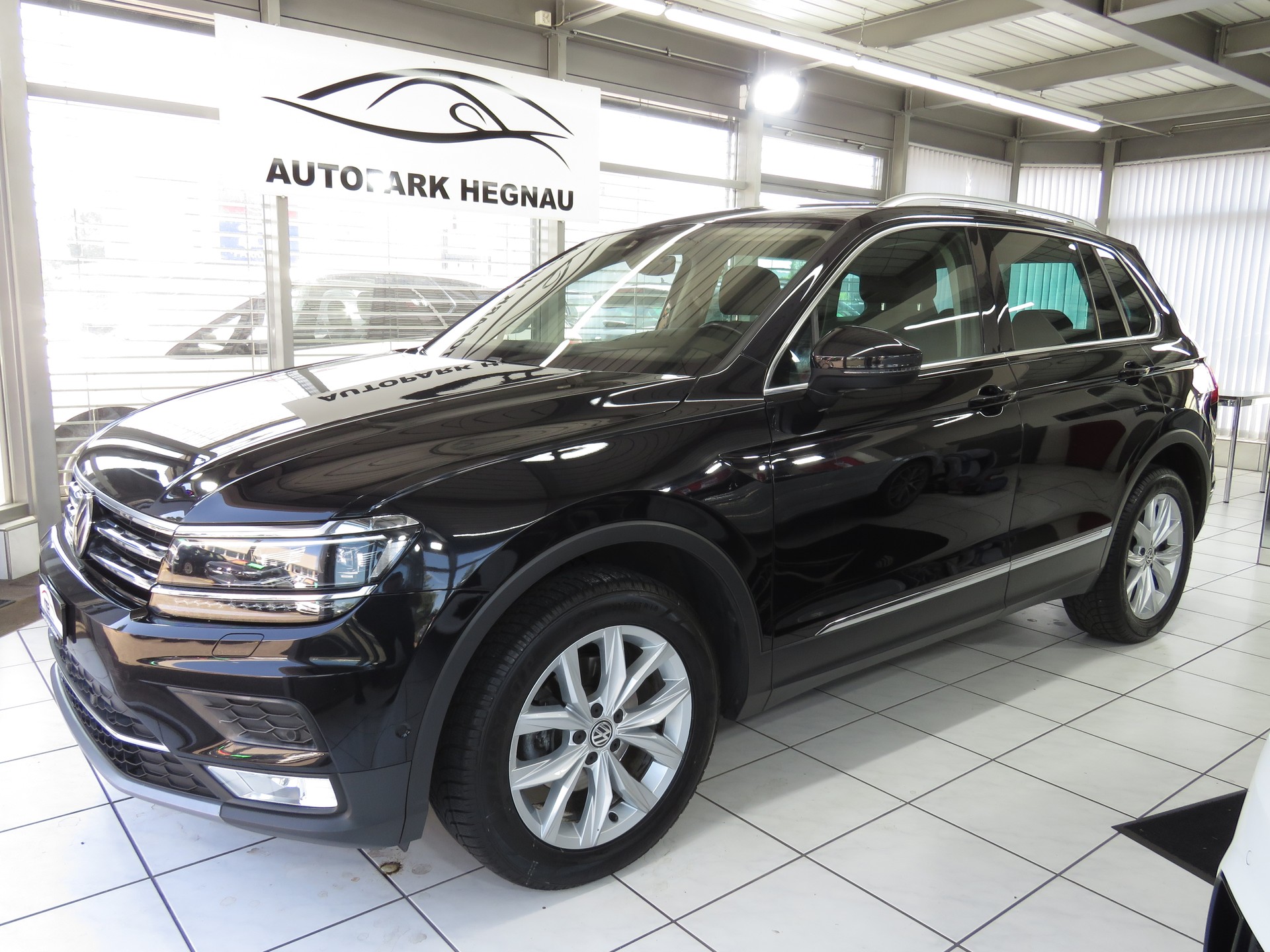 VW Tiguan 2.0 TDI SCR Highline 4-Motion DSG (AHK 2.5 t, Automat)