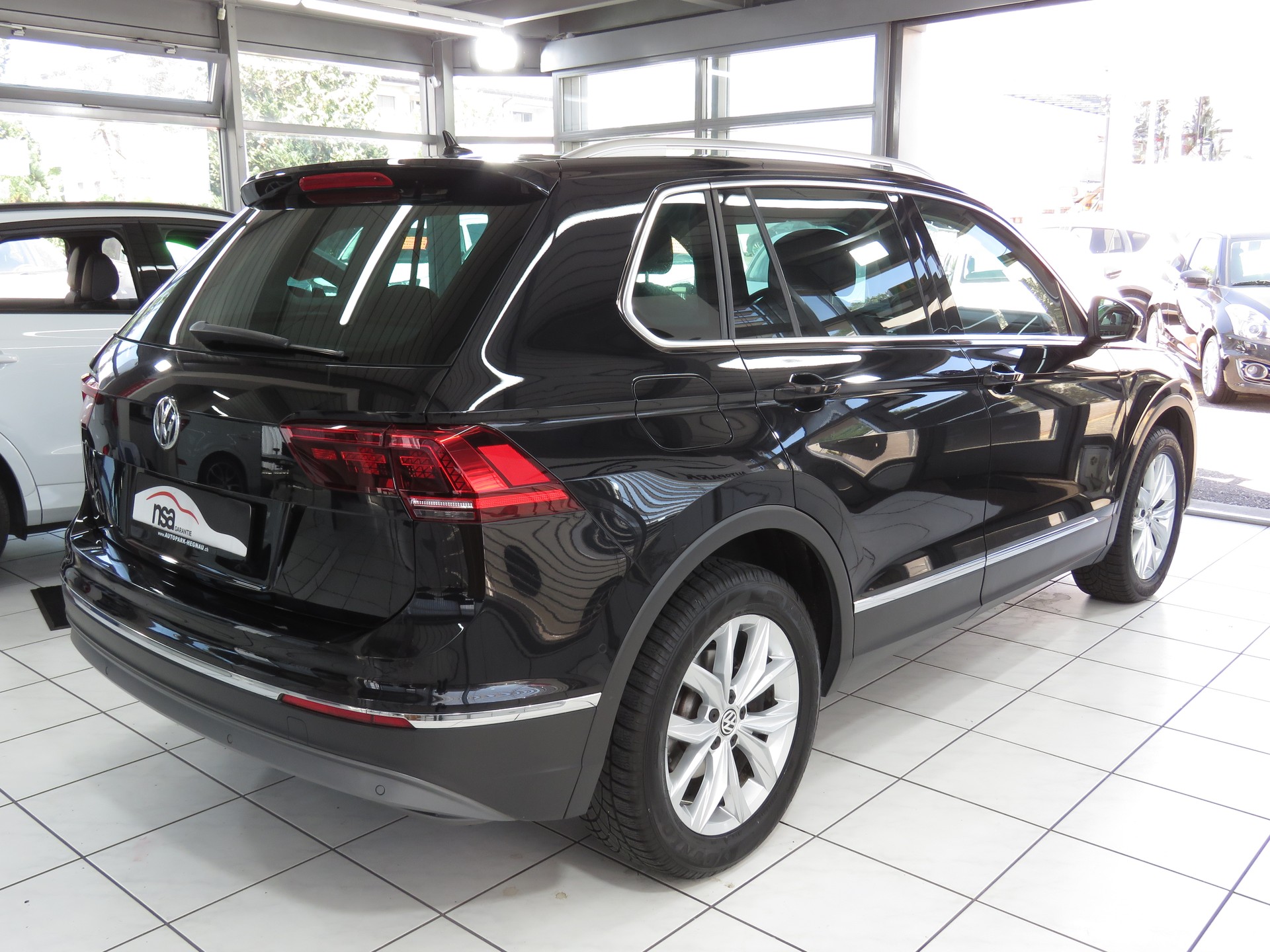 VW Tiguan 2.0 TDI SCR Highline 4-Motion DSG (AHK 2.5 t, Automat)-showroom-element-3