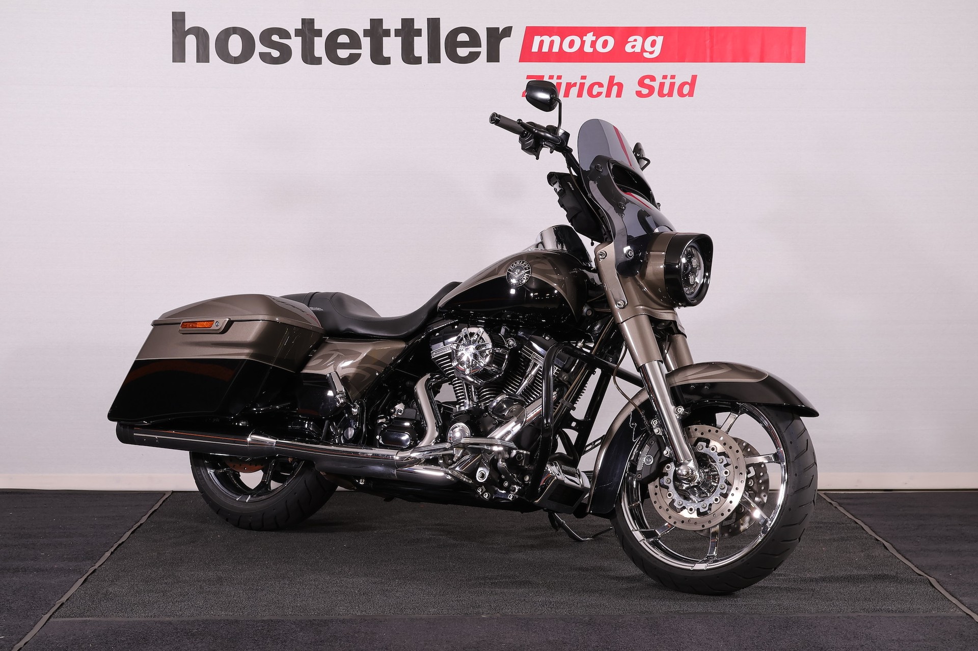 HARLEY-DAVIDSON FLHRSE 1800 Road King CVO ABS-showroom-element-2