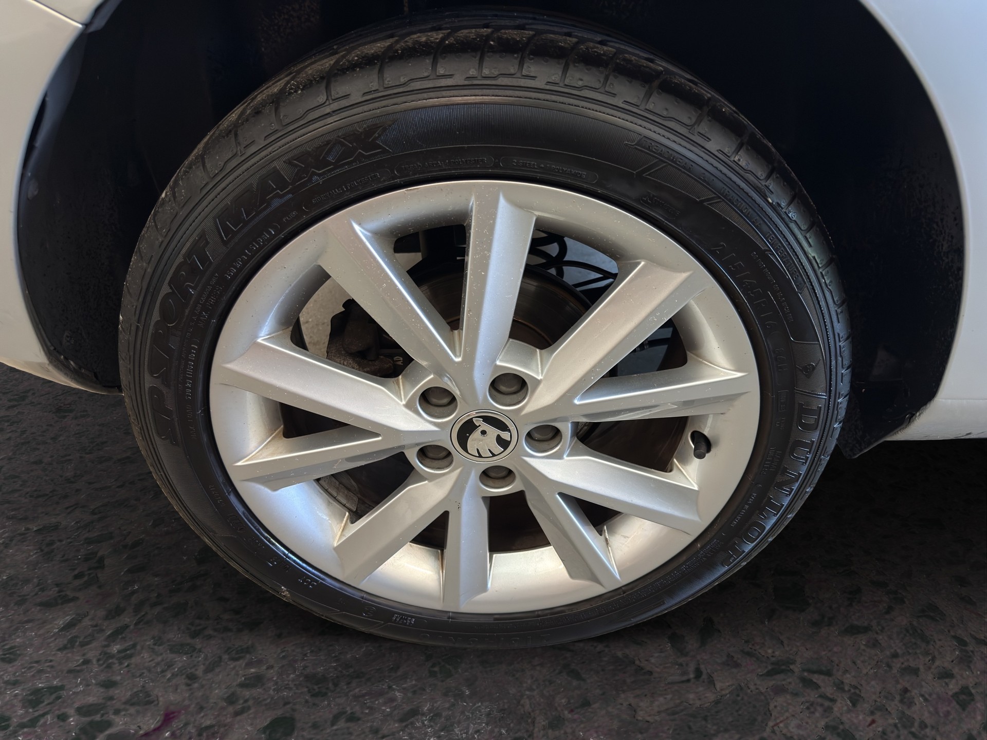 SKODA Fabia 1.0 TSI Ambition-image-28