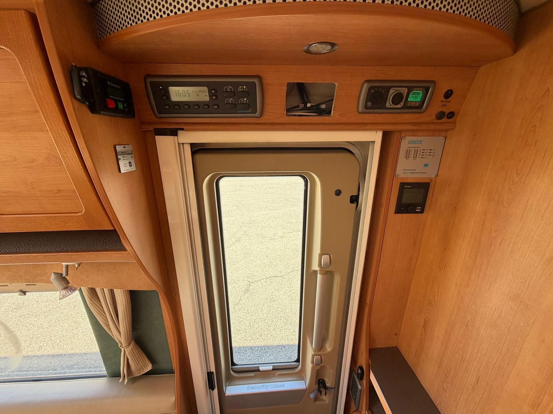 MERCEDES-BENZ-image-28