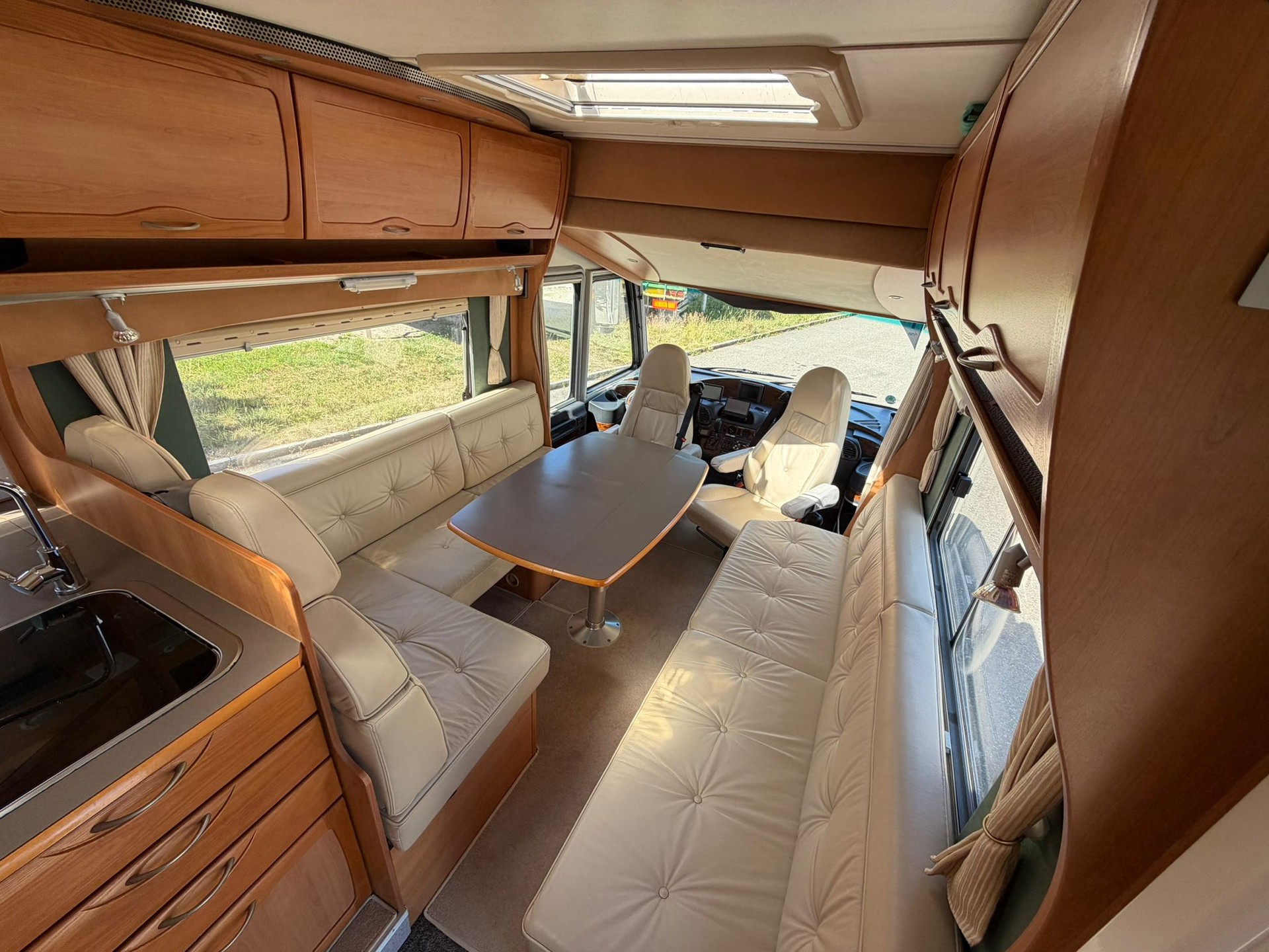 MERCEDES-BENZ-image-10