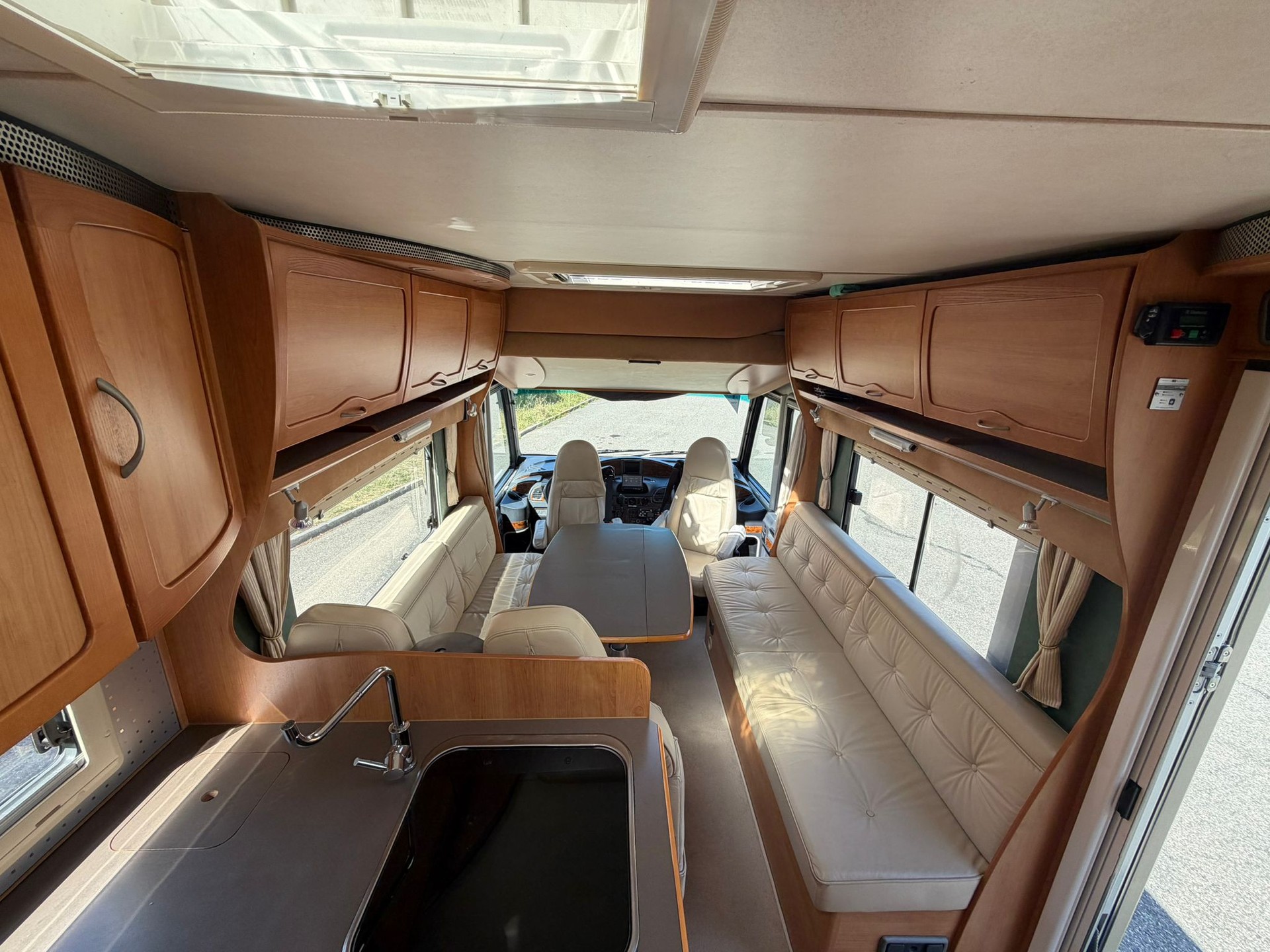 MERCEDES-BENZ-image-24
