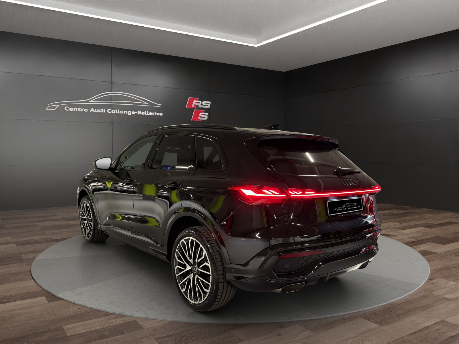 AUDI Q5 TFSI quatto 150 kW S-tronic-showroom-element-3