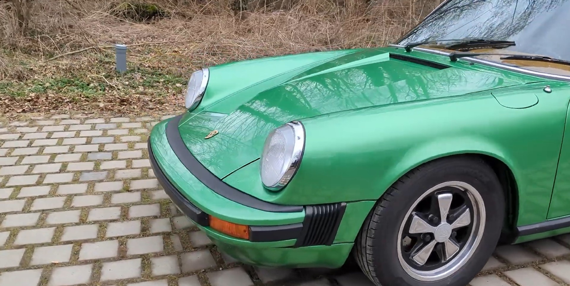 PORSCHE SC Targa-showroom-element-3