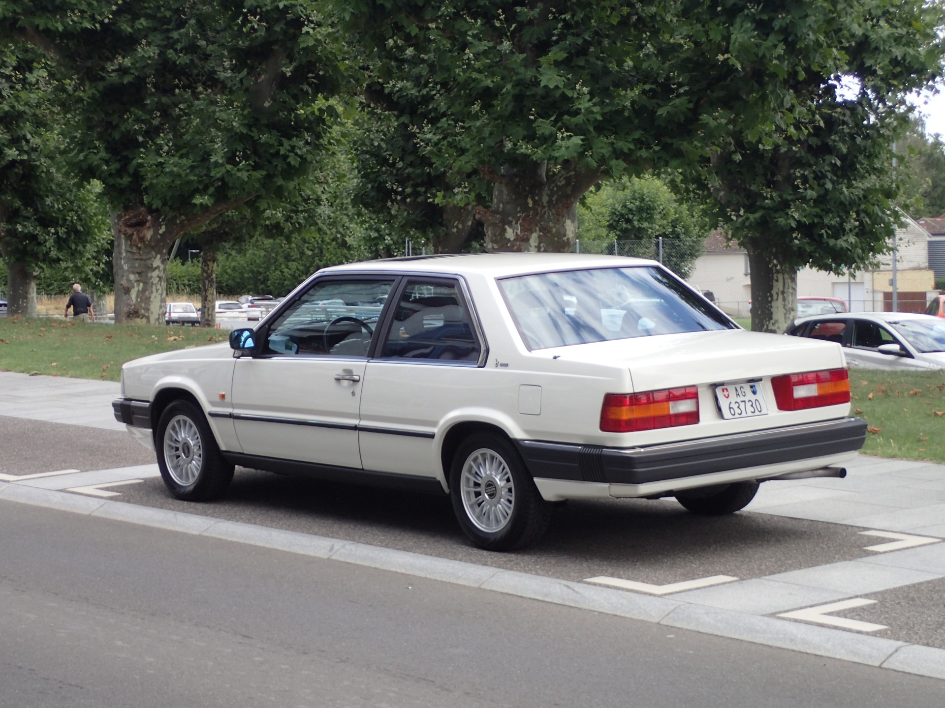 VOLVO 780 2.9 Bertone-image-1