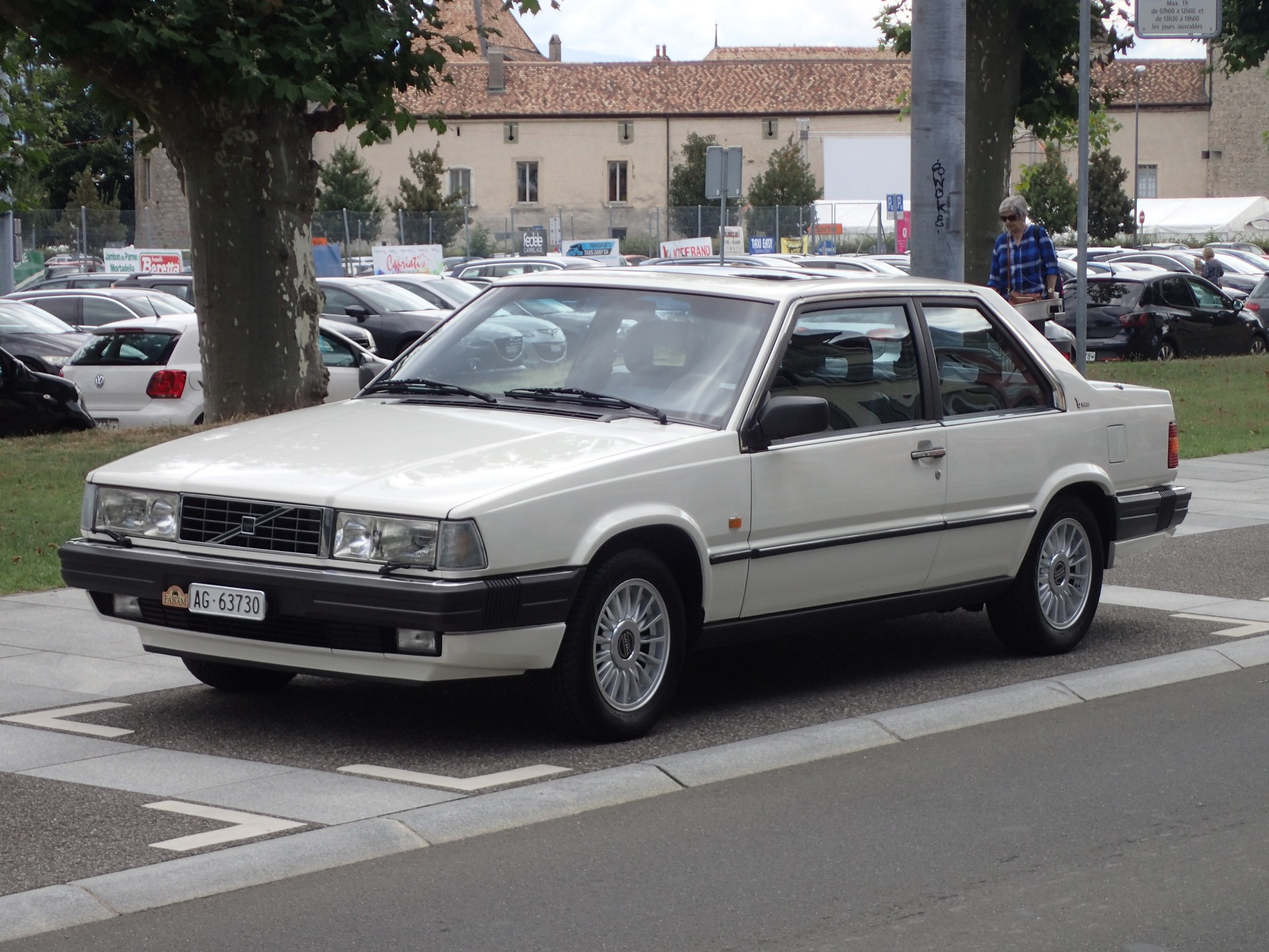VOLVO 780 2.9 Bertone-image-2