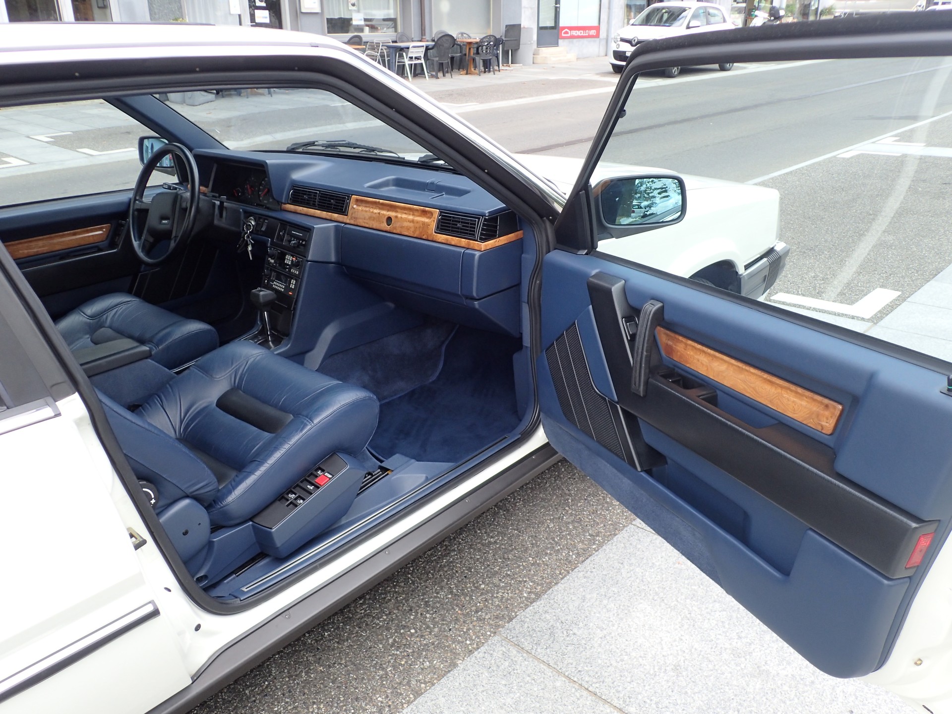 VOLVO 780 2.9 Bertone-image-3