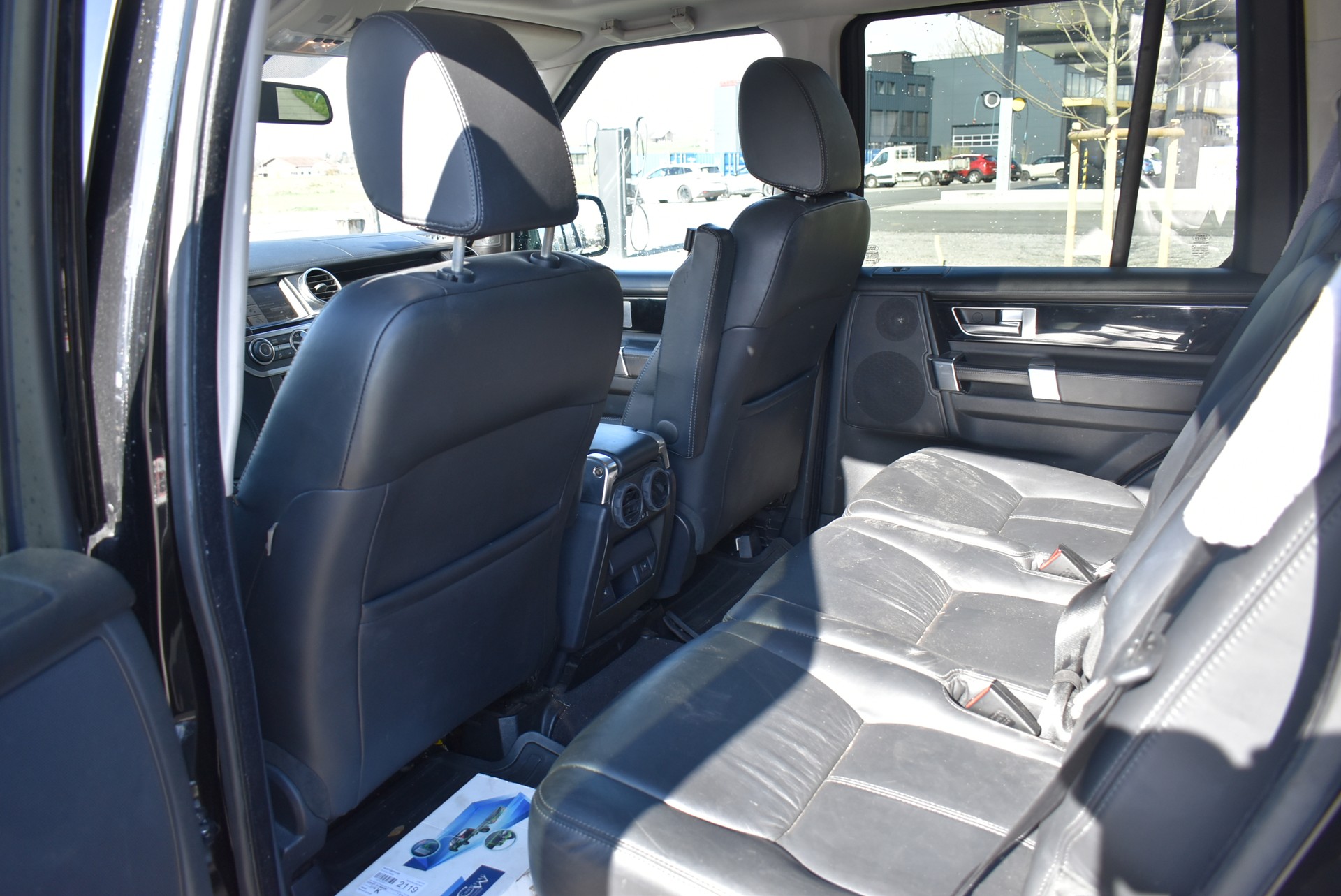 LAND ROVER Discovery 3.0 SDV6 Zermatt Automatic-image-7