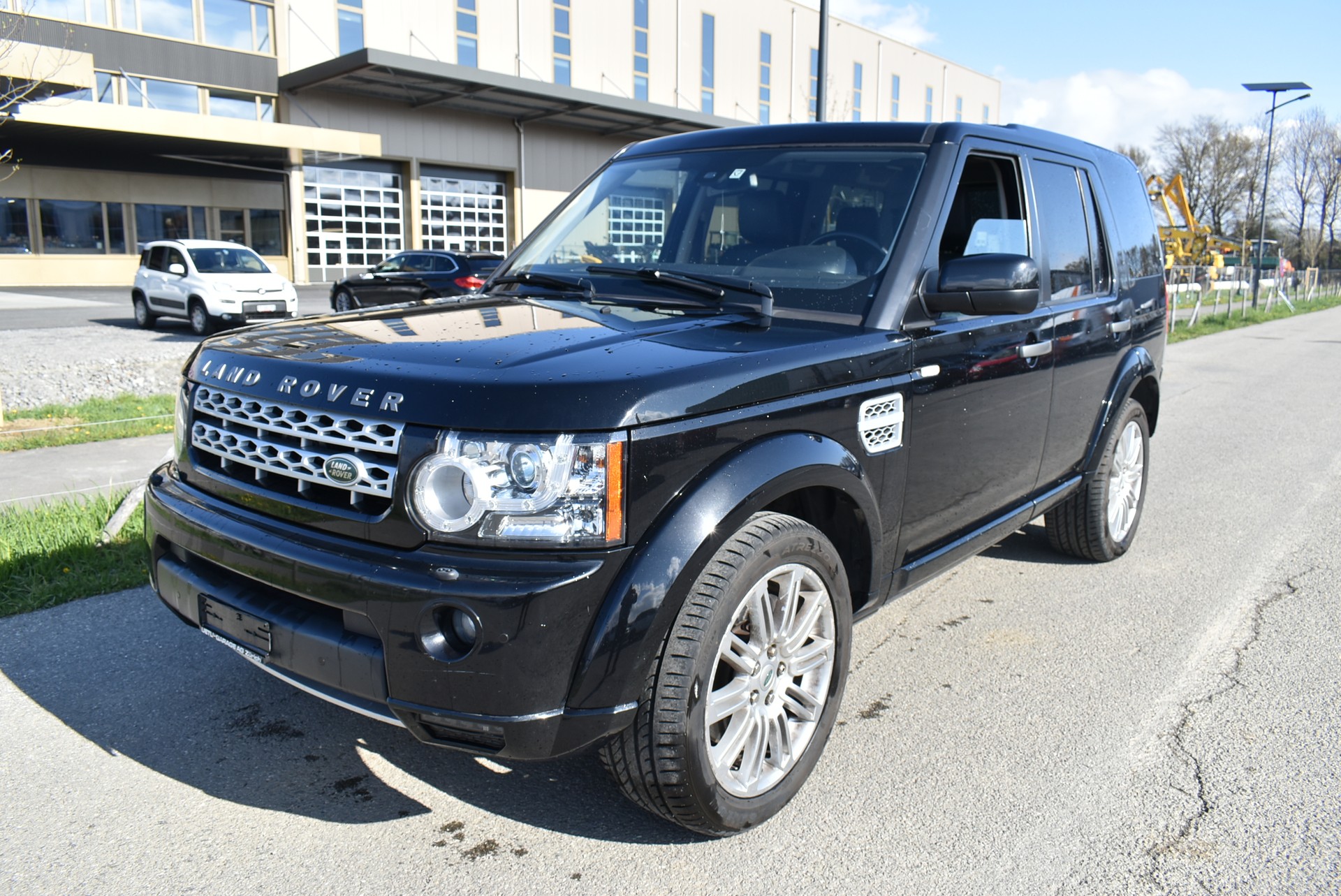 LAND ROVER Discovery 3.0 SDV6 Zermatt Automatic-image-2