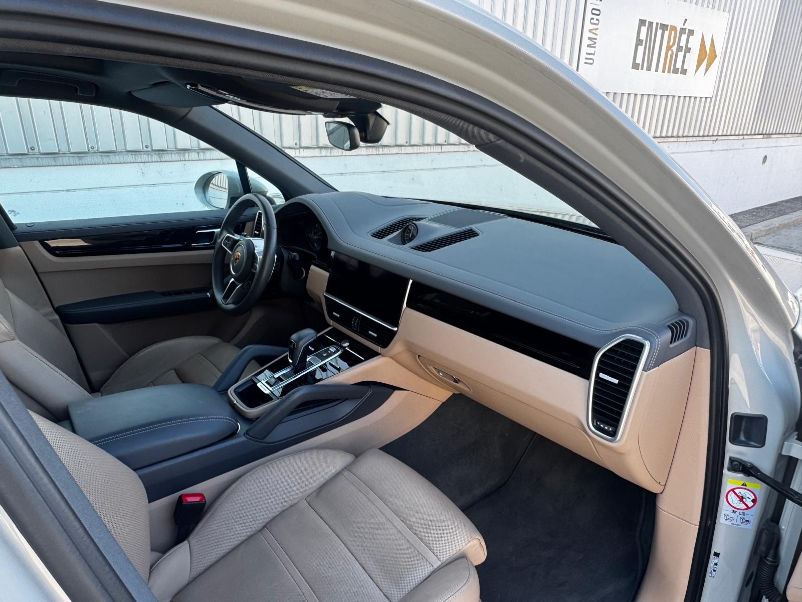 PORSCHE Cayenne E-Hybrid Platinum Edition-image-12