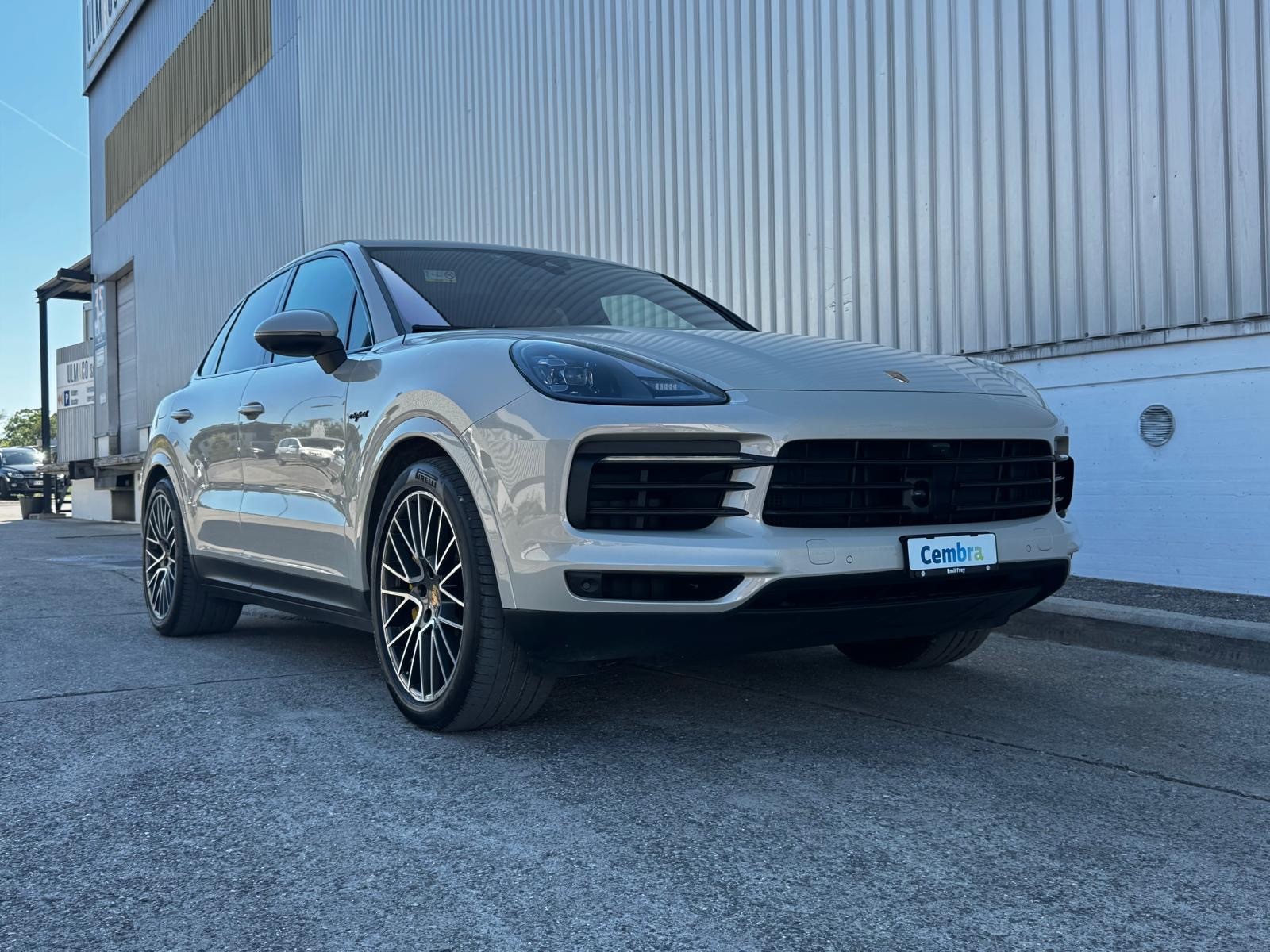 PORSCHE Cayenne E-Hybrid Platinum Edition-image-2