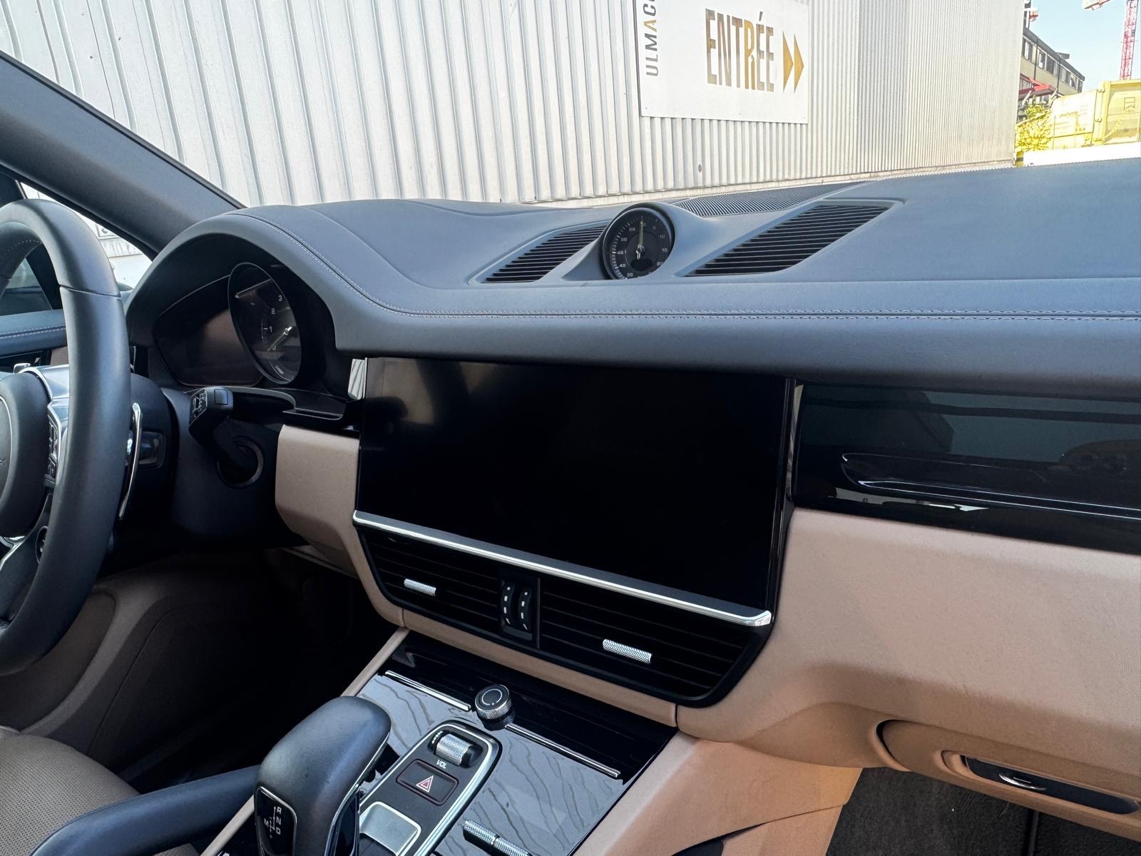 PORSCHE Cayenne E-Hybrid Platinum Edition-image-11