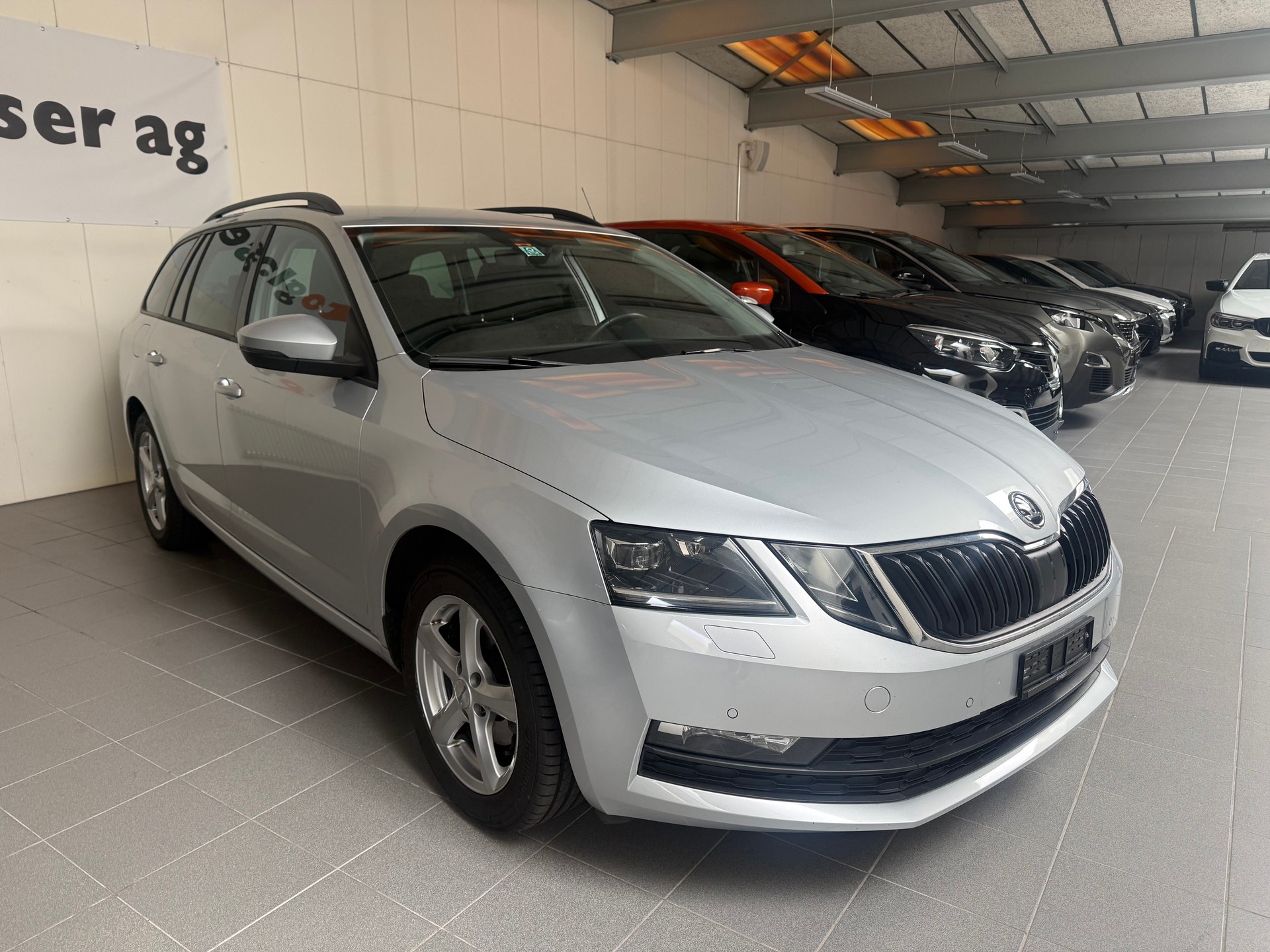 SKODA Octavia Combi 1.6 TDI Ambition DSG-image-4