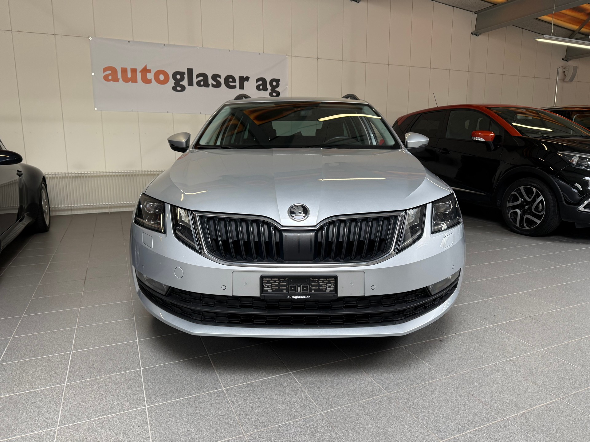SKODA Octavia Combi 1.6 TDI Ambition DSG-showroom-element-3