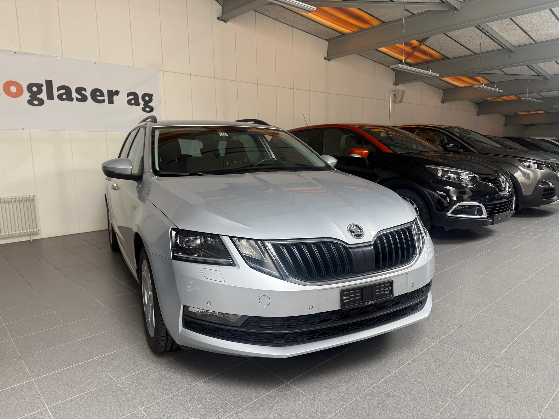 SKODA Octavia Combi 1.6 TDI Ambition DSG-image-2