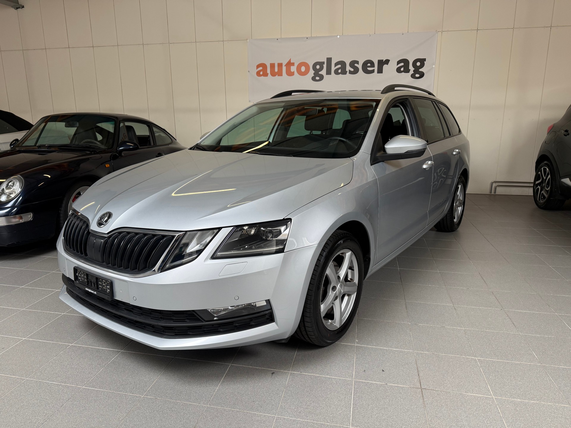 SKODA Octavia Combi 1.6 TDI Ambition DSG-showroom-element-2