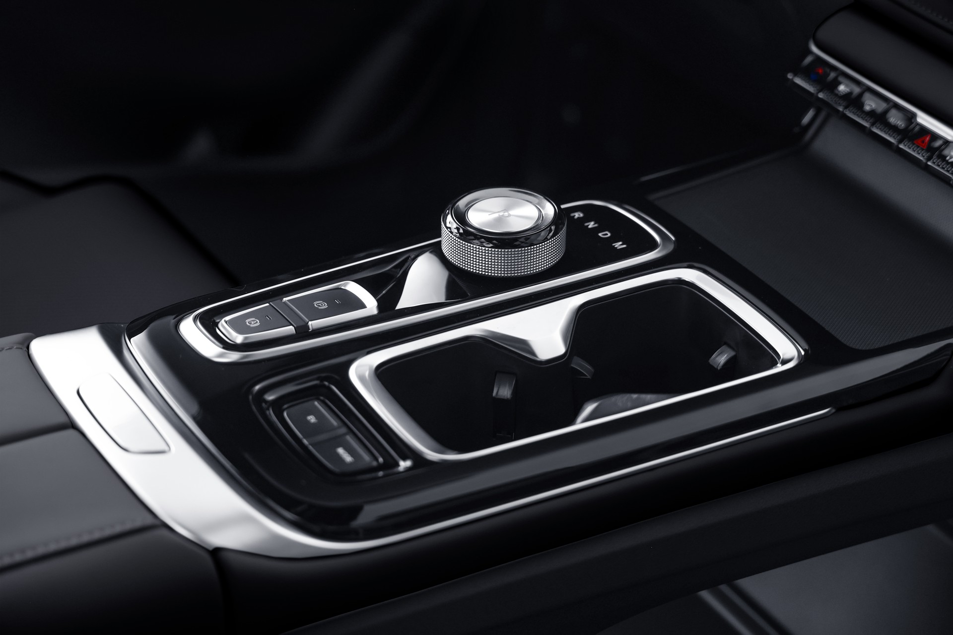 JAC JS6 1.5 PHEV-image-10