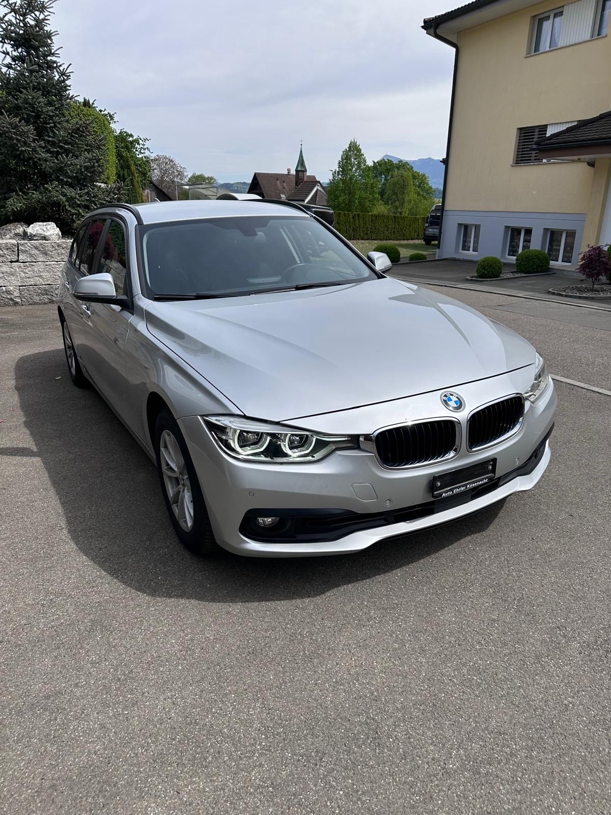 BMW 320d xDrive Touring Steptronic-image-2