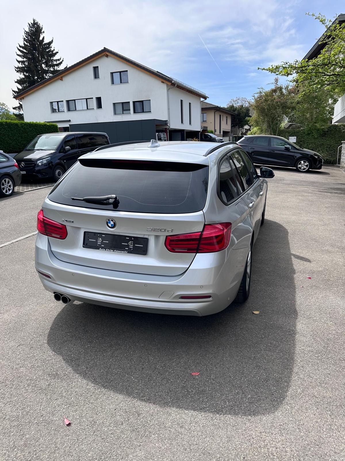 BMW 320d xDrive Touring Steptronic-image-4