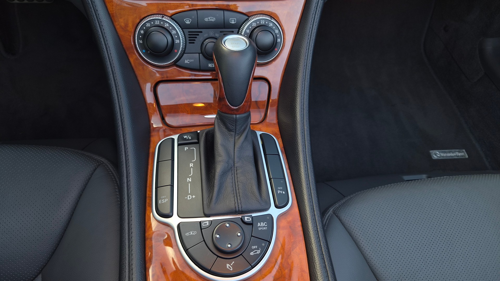 MERCEDES-BENZ SL 500 AMG Paket ab Werk-image-13