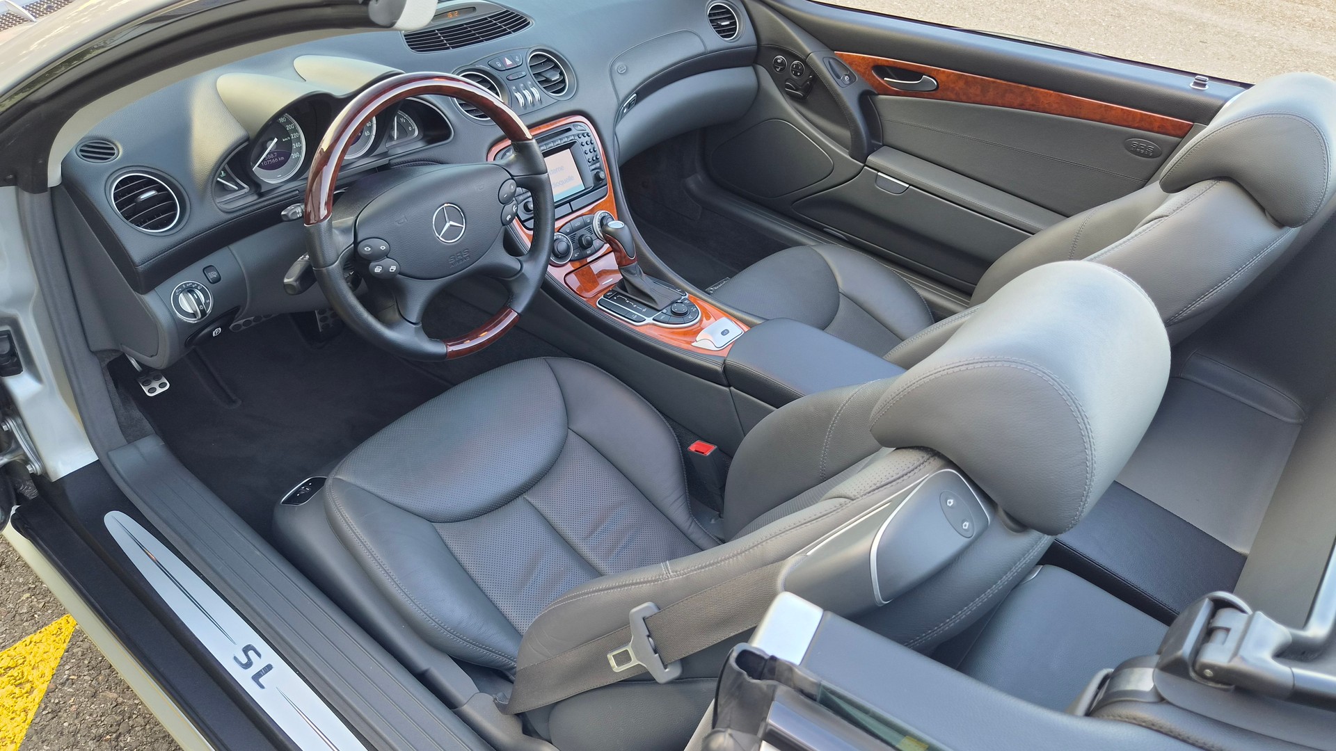 MERCEDES-BENZ SL 500 AMG Paket ab Werk-image-9