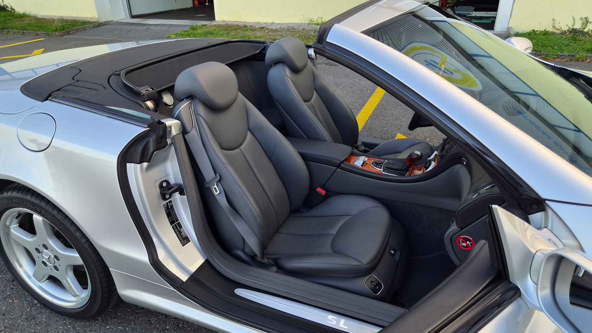 MERCEDES-BENZ SL 500 AMG Paket ab Werk-image-11