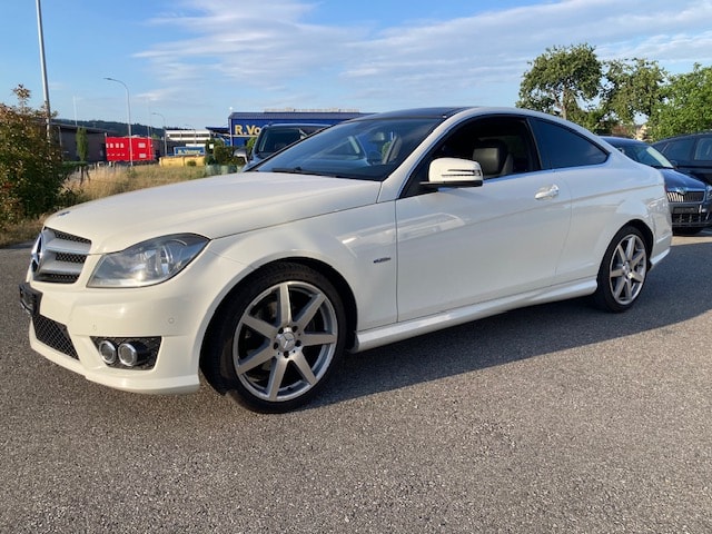 MERCEDES-BENZ C 220 CDI Coupé-image-11