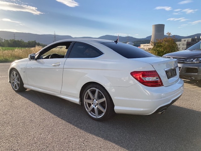 MERCEDES-BENZ C 220 CDI Coupé-image-3