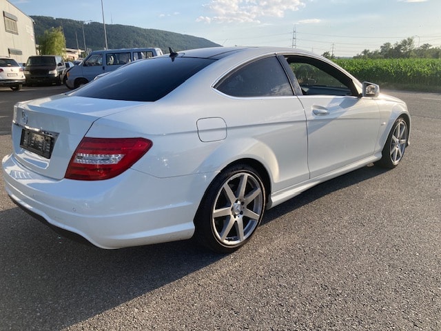 MERCEDES-BENZ C 220 CDI Coupé-image-2