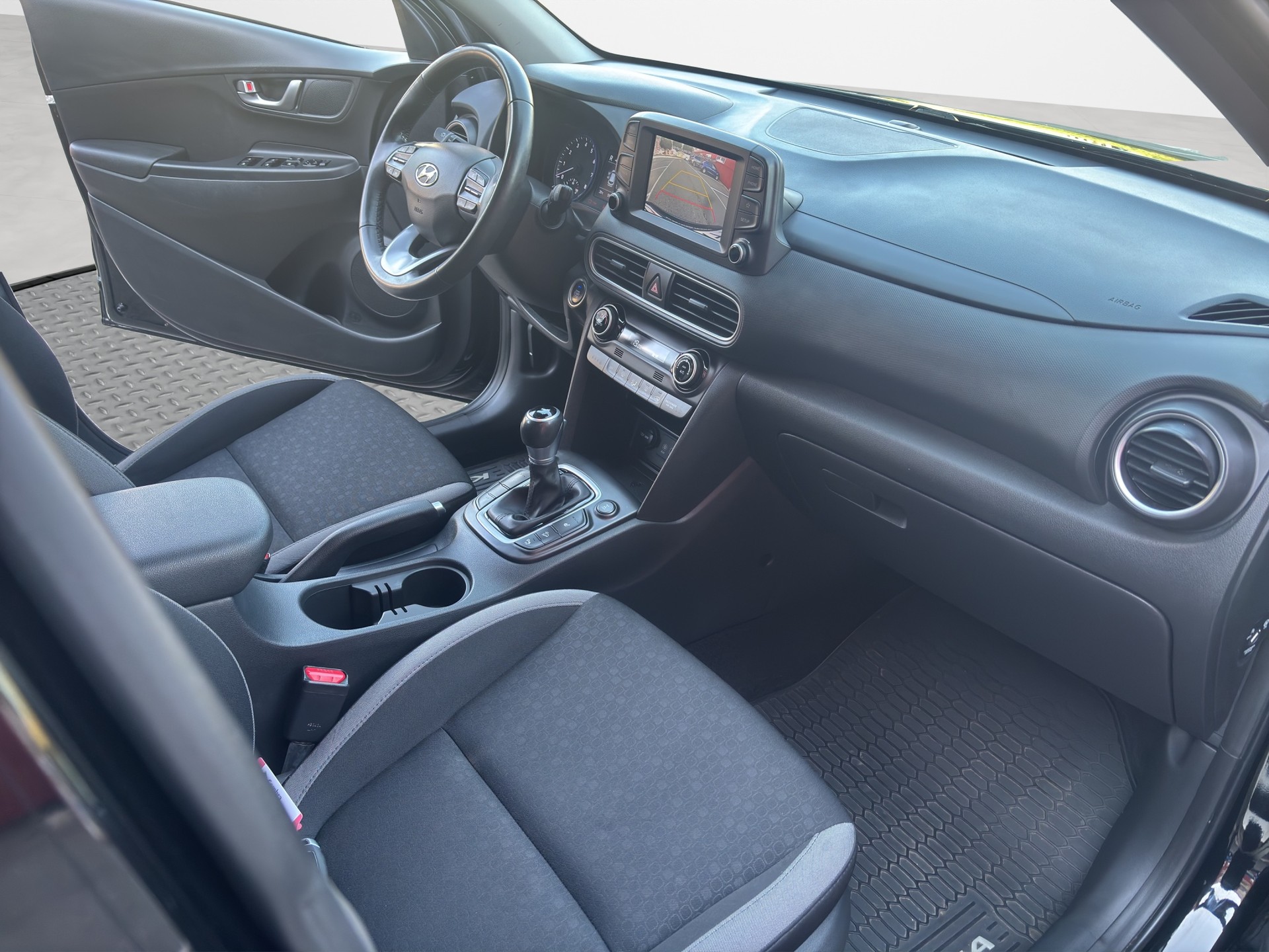HYUNDAI Kona 1.6 T-GDi Launch 4WD DCT-image-13