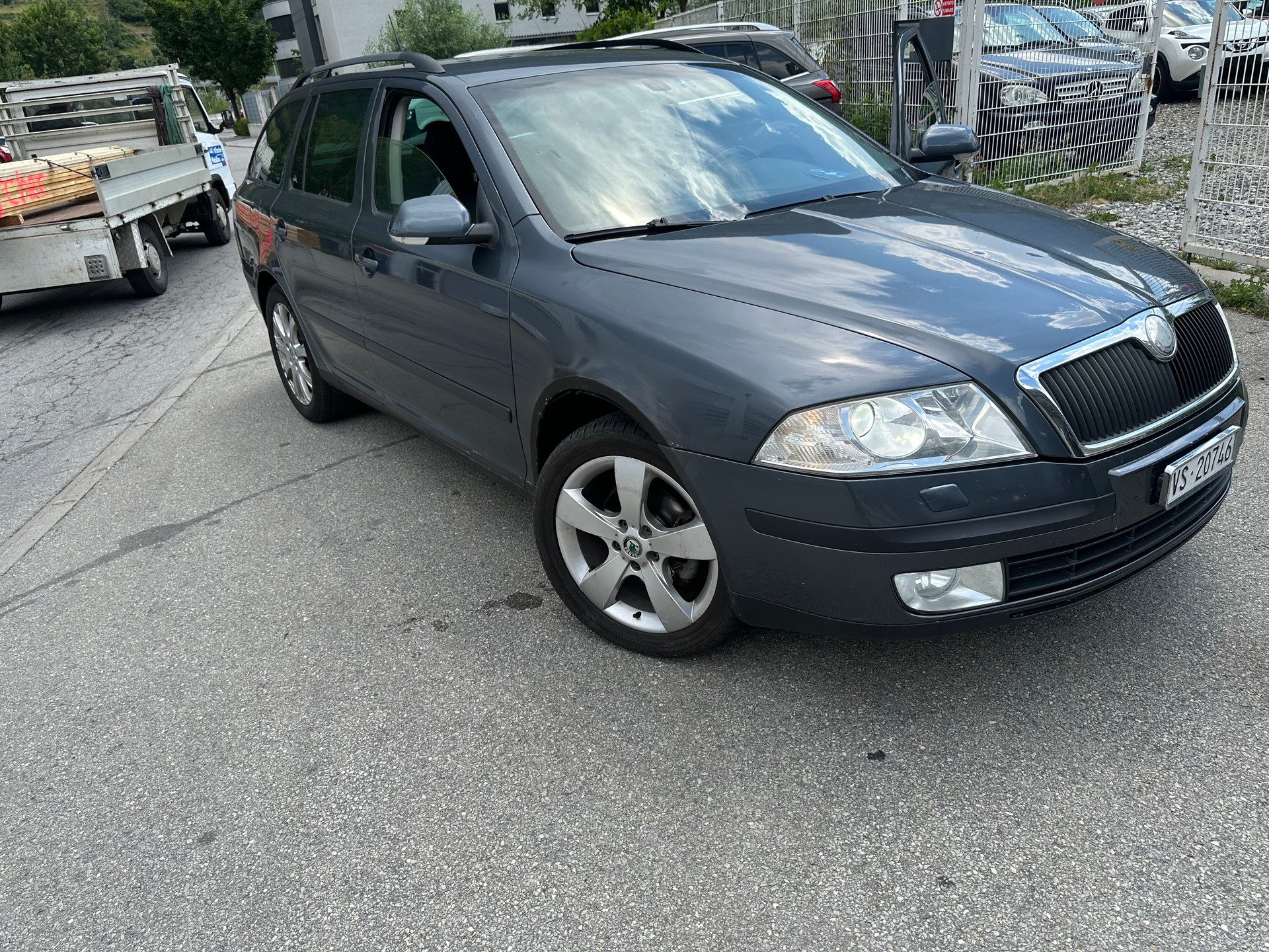SKODA Octavia 2.0 TDI Laurin & Klement 4x4-image-1