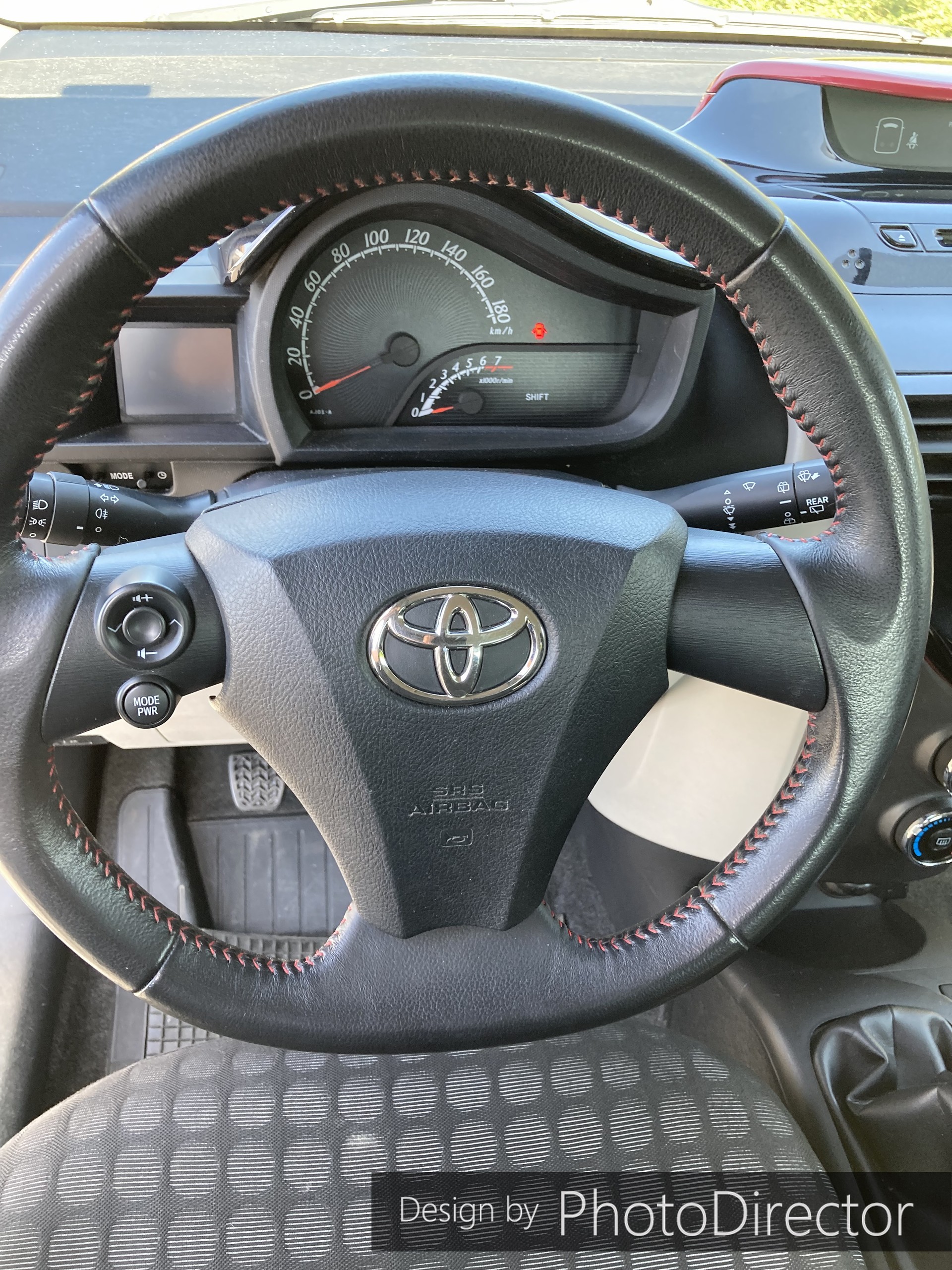 TOYOTA iQ 1.0 VVT-i Linea Sol-image-6